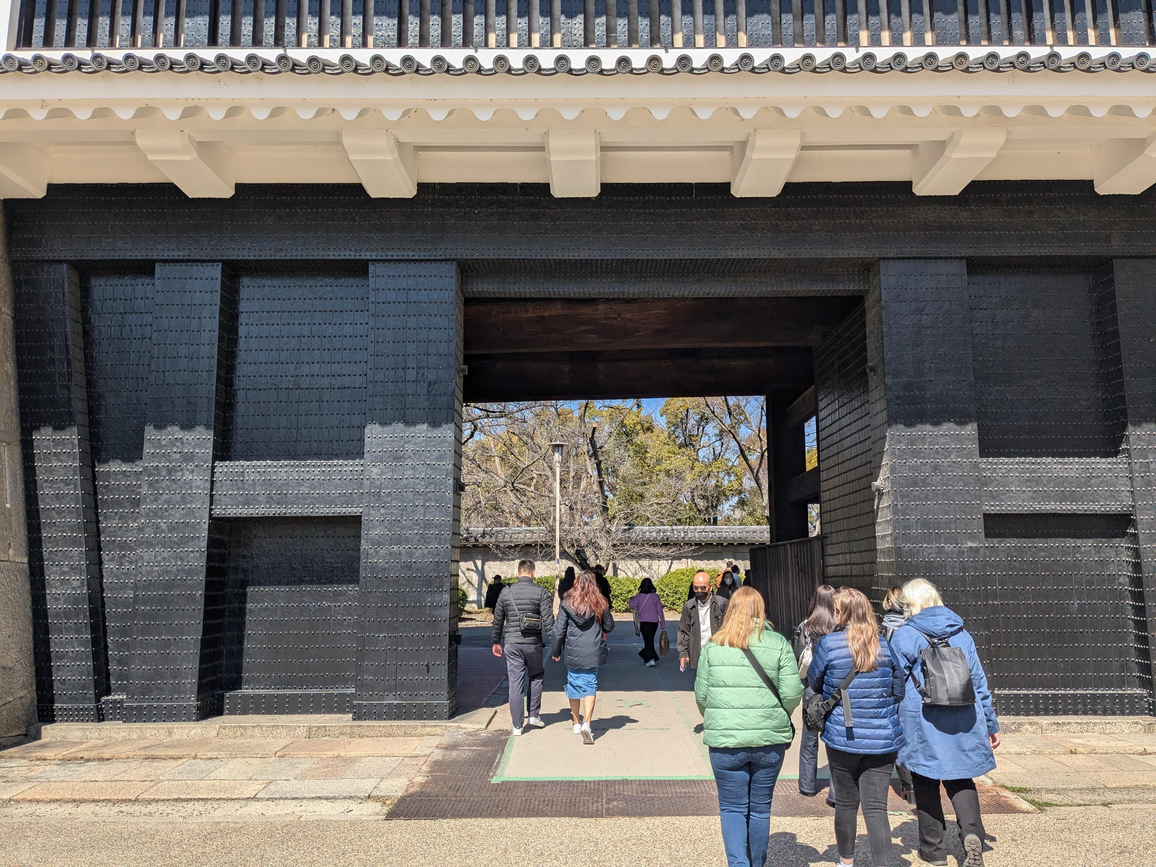 Osaka Castle Guided Tour with a Kansai Local Historian