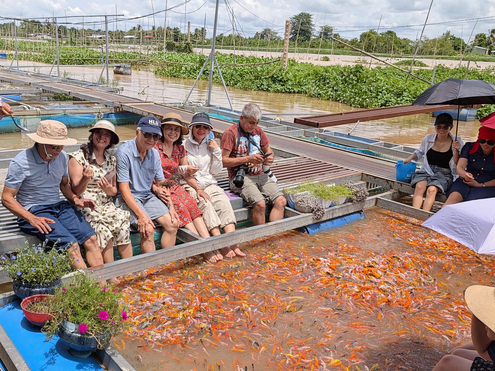 Mekong Delta Day Trip: Cai Rang Floating Market & Cồn Sơn Islet