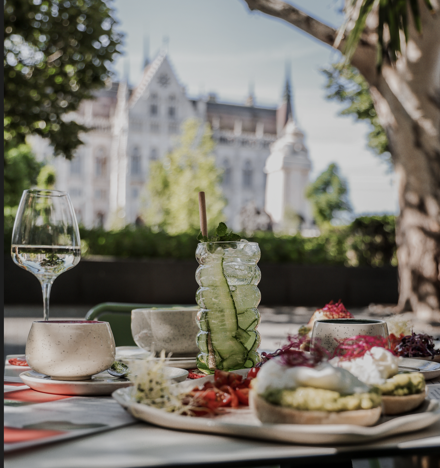 Tokaji Wine Tasting at Smúz Café with Parliament Views