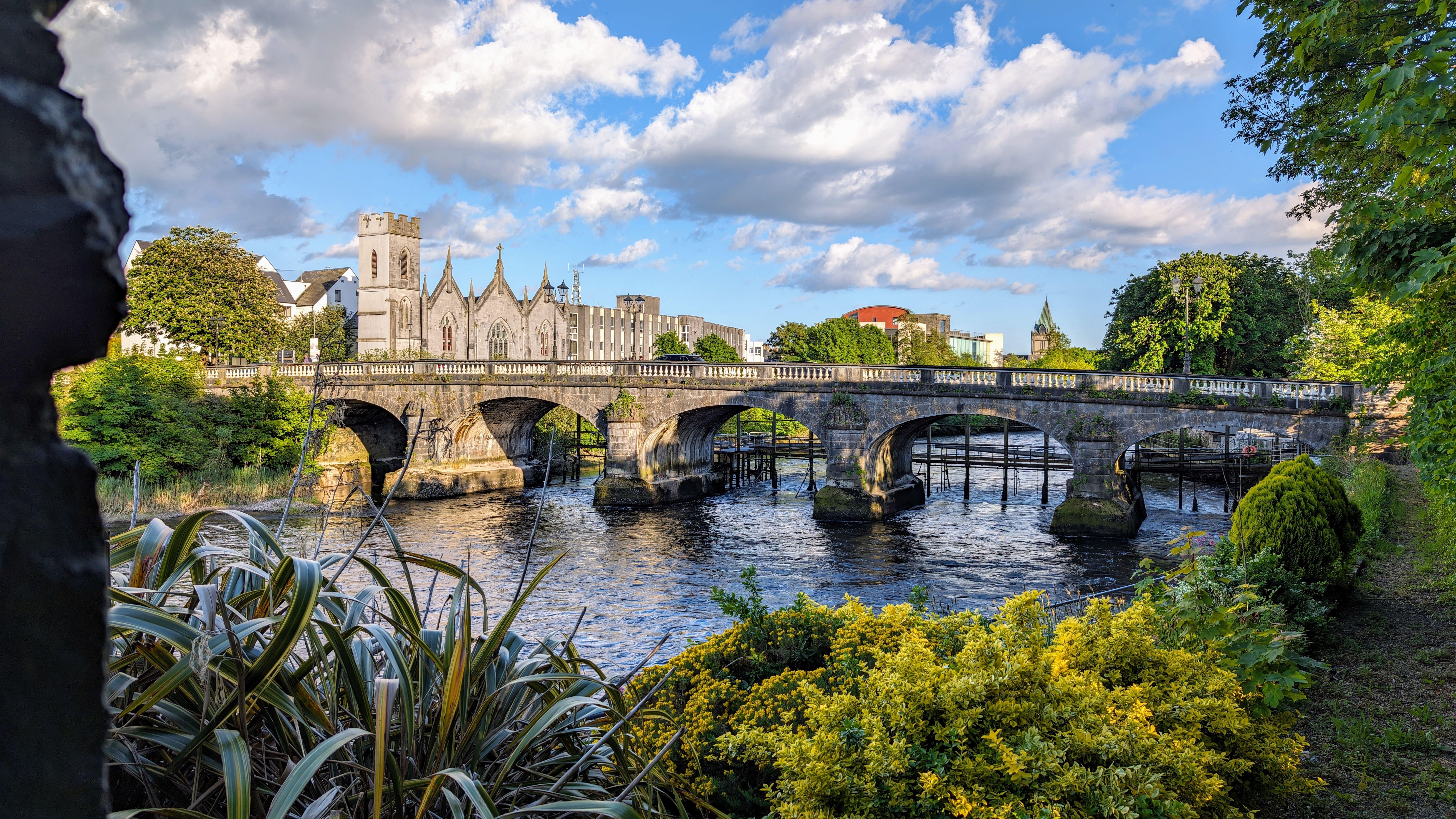 Dublin: Cliffs of Moher, Galway & Burren day tour