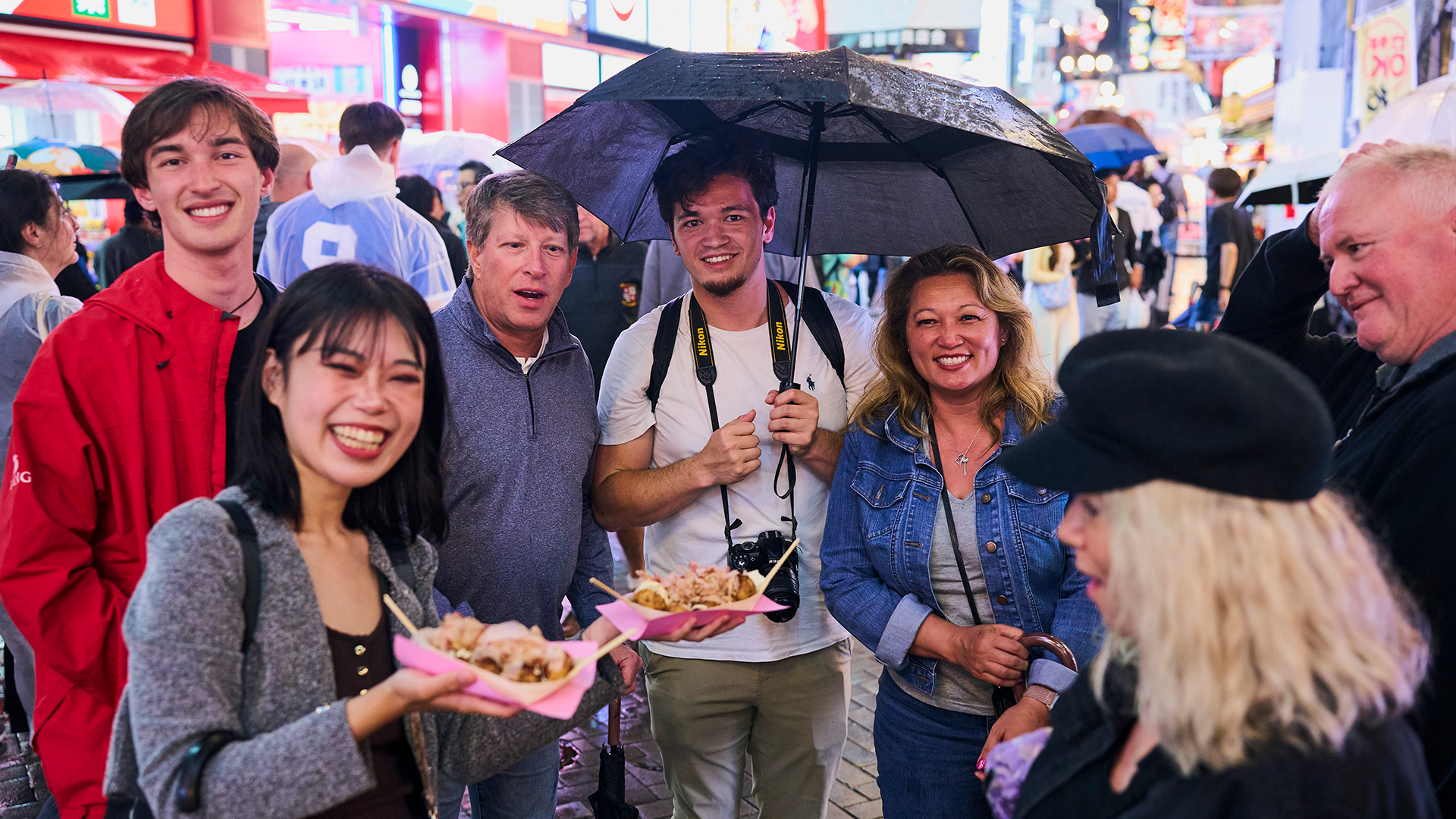 Osaka Guided Culinary Adventure: 12 Dishes & Local Sake Bars