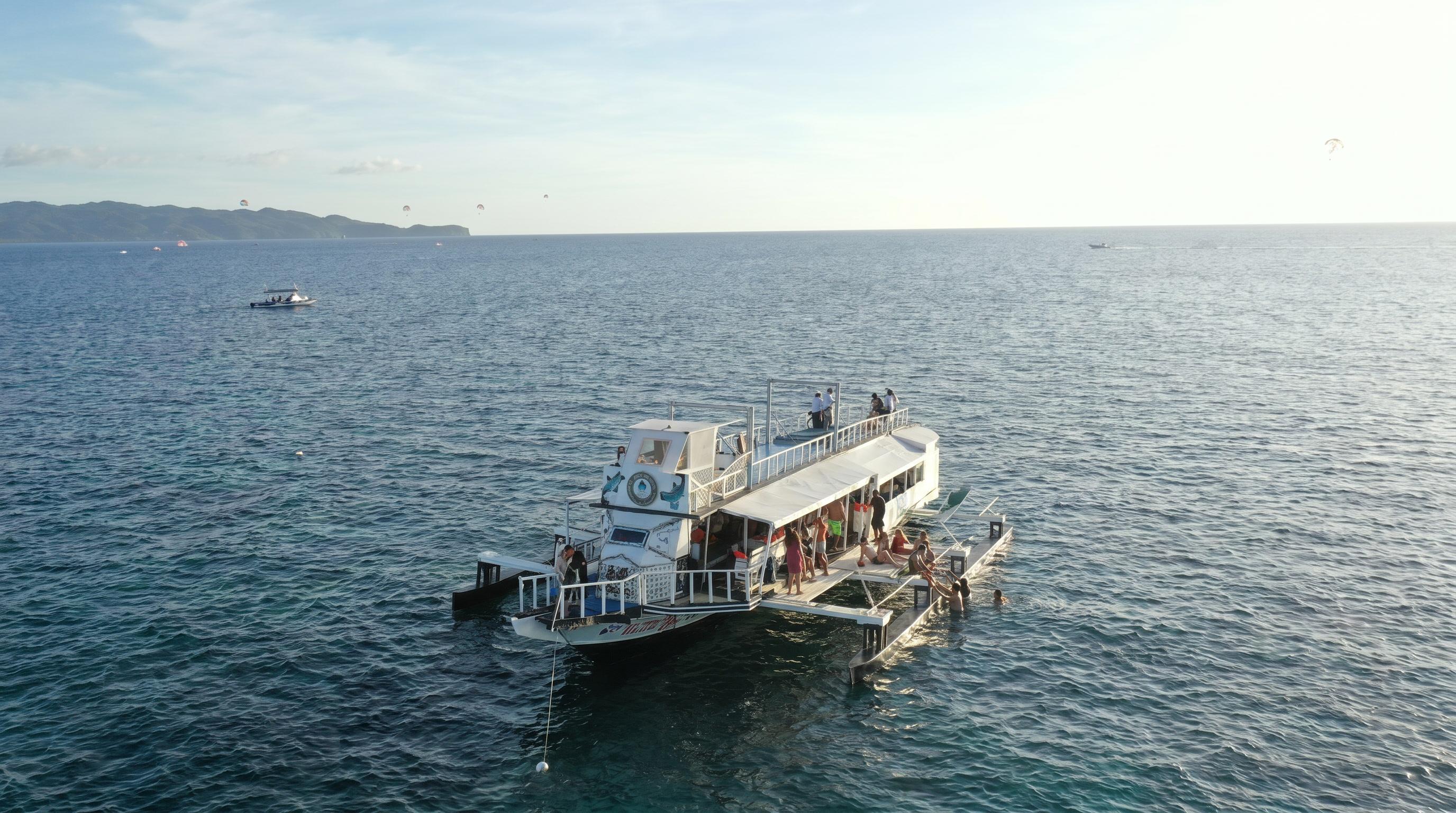 Boracay Sunset Boat Party with Snacks