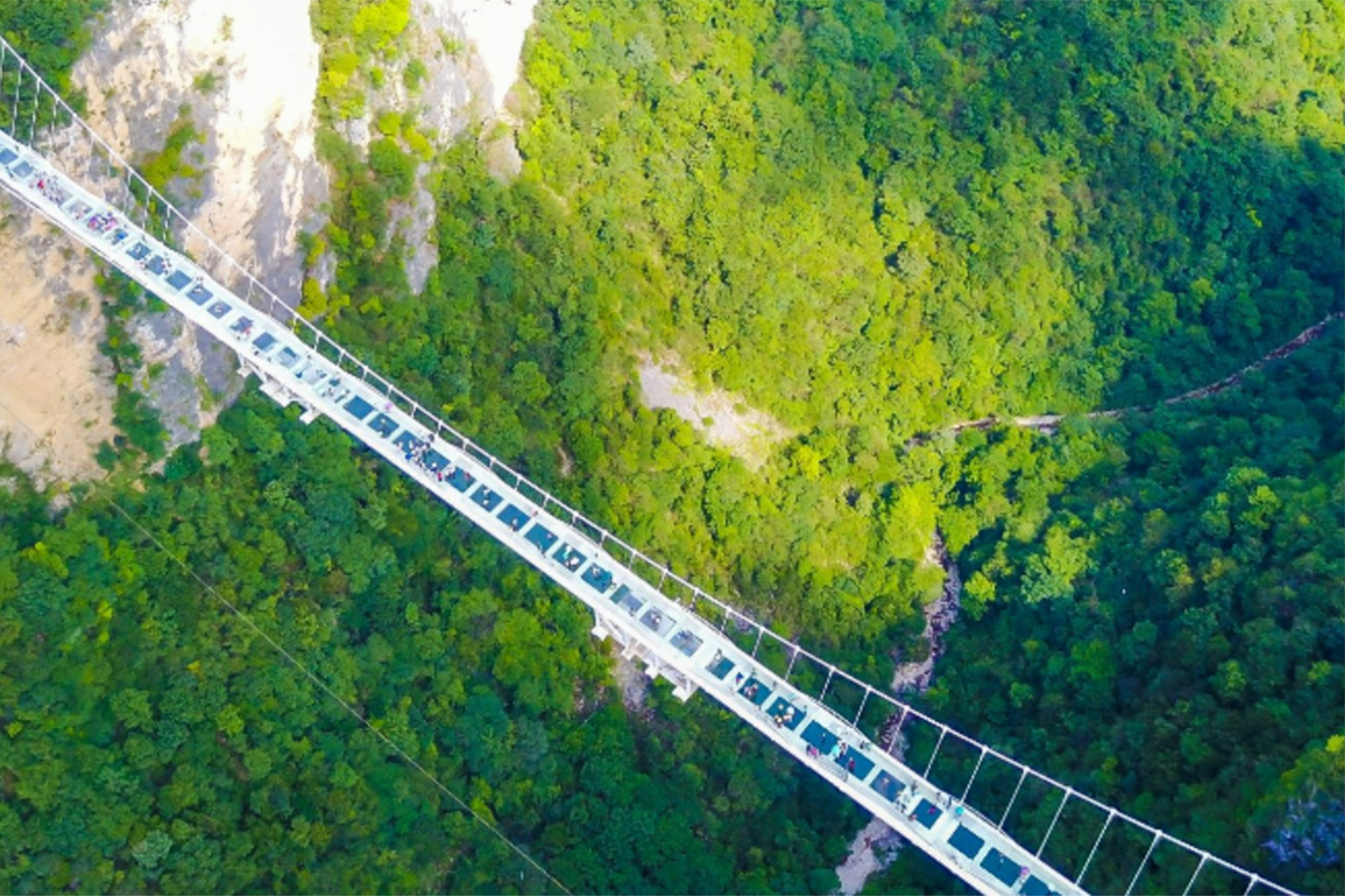 Zhangjiajie 3-Day Small-Group Tour: Forest Park, Tianmen Mountain & Glass Bridge