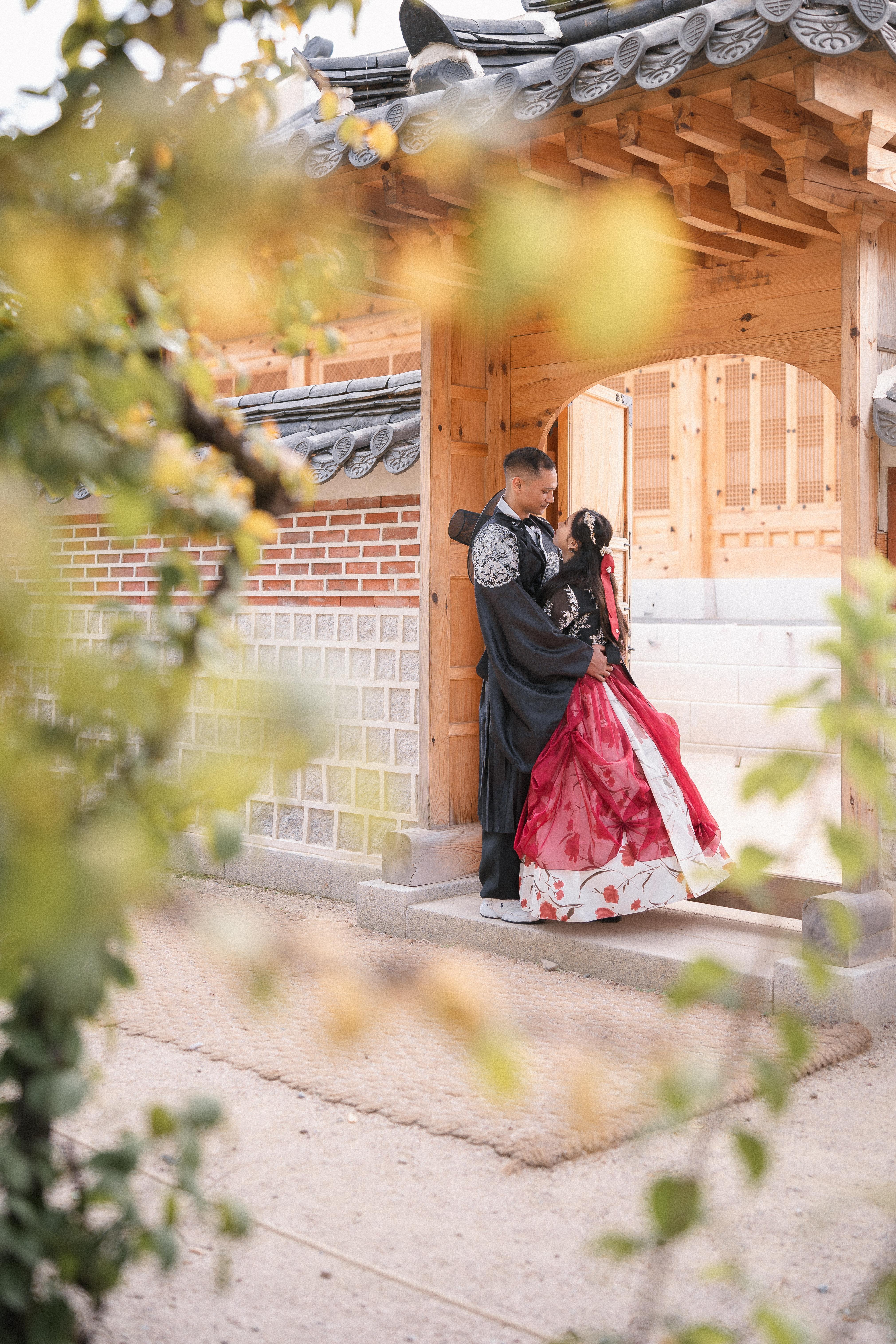 Gyeongbokgung hanbok photoshoot — image 7