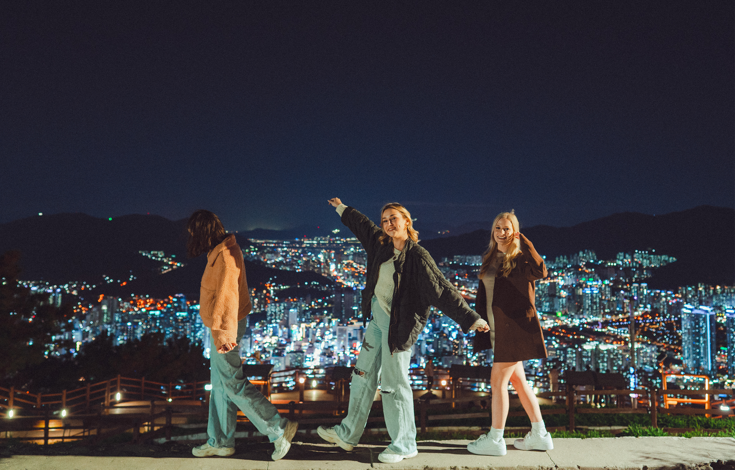Busan: Night Small Group Photography Tour (Max 7)