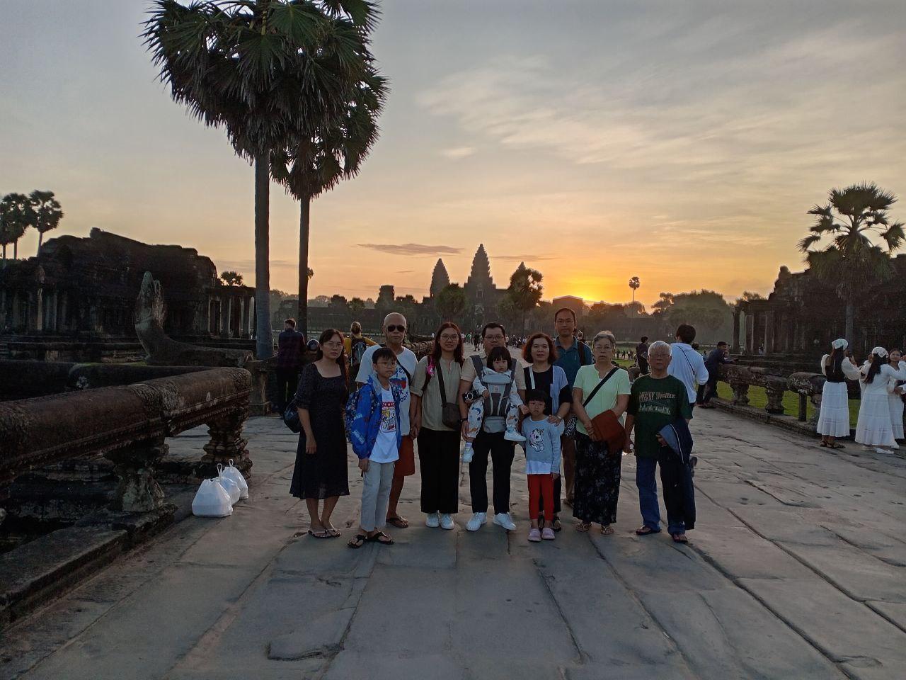Private Angkor Wat Sunrise & Temples Discovery