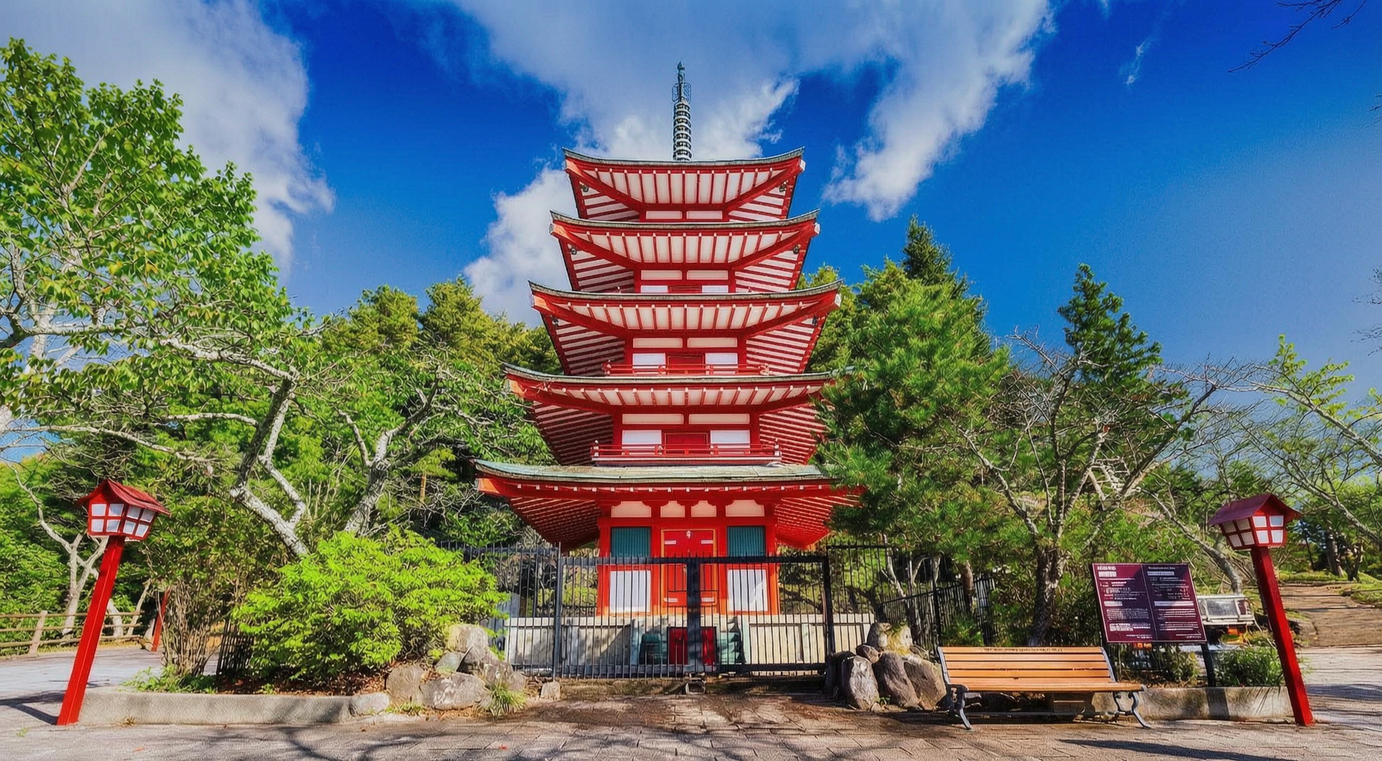 Tokyo Day Trip: Mt. Fuji, Chureito Pagoda & Oshino Hakkai