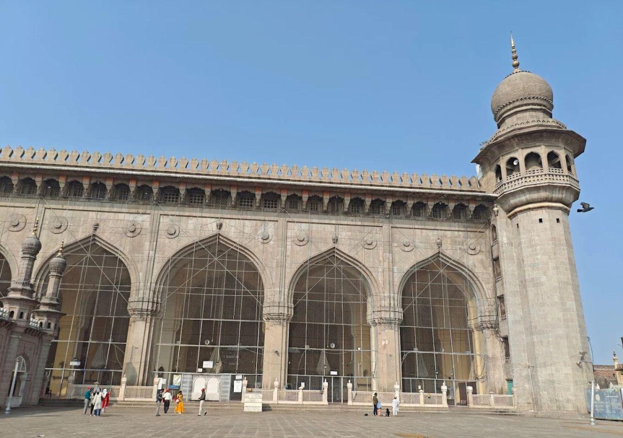 Comprehensive Hyderabad Heritage: Full & Half-Day Private Tour