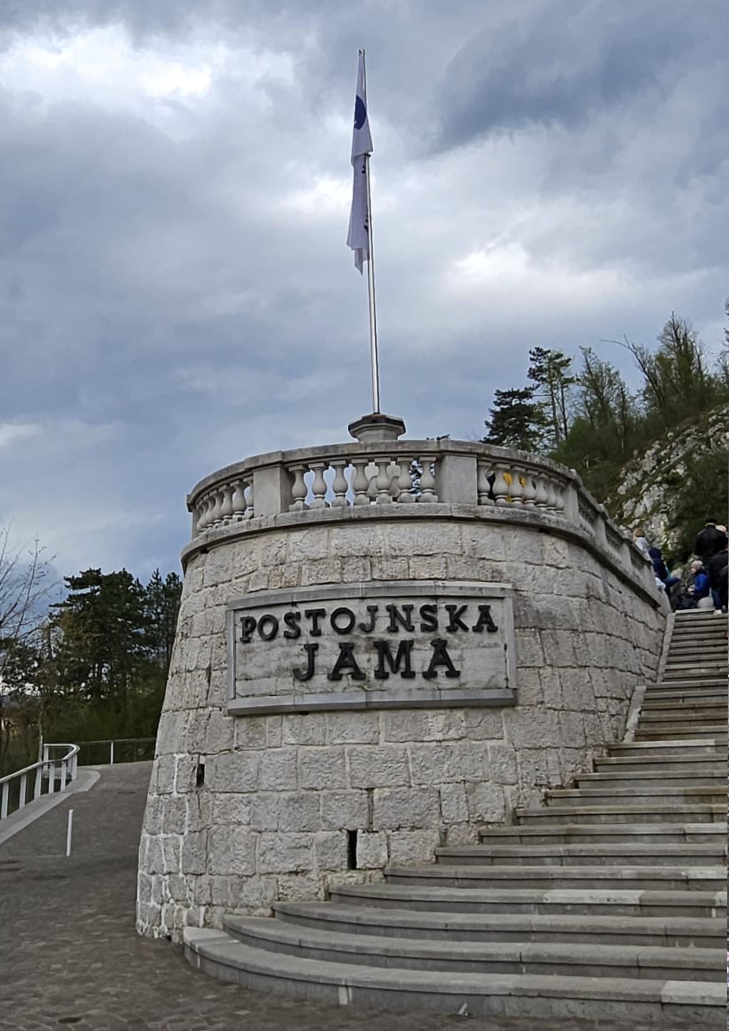 Postojna Cave, Predjama Castle & Ljubljana River Boat Tour