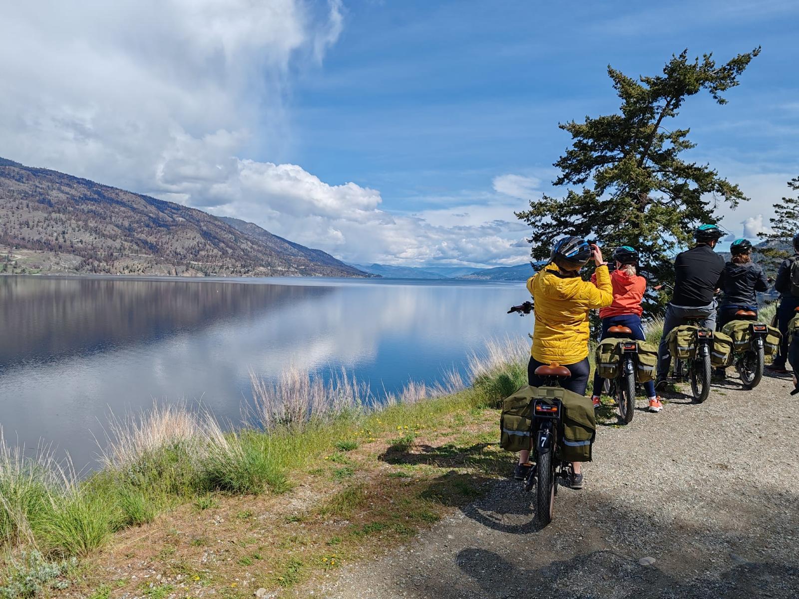 Kelowna E-Bike Adventure: Knox Mountain, Lake Views & Artisan Picnic
