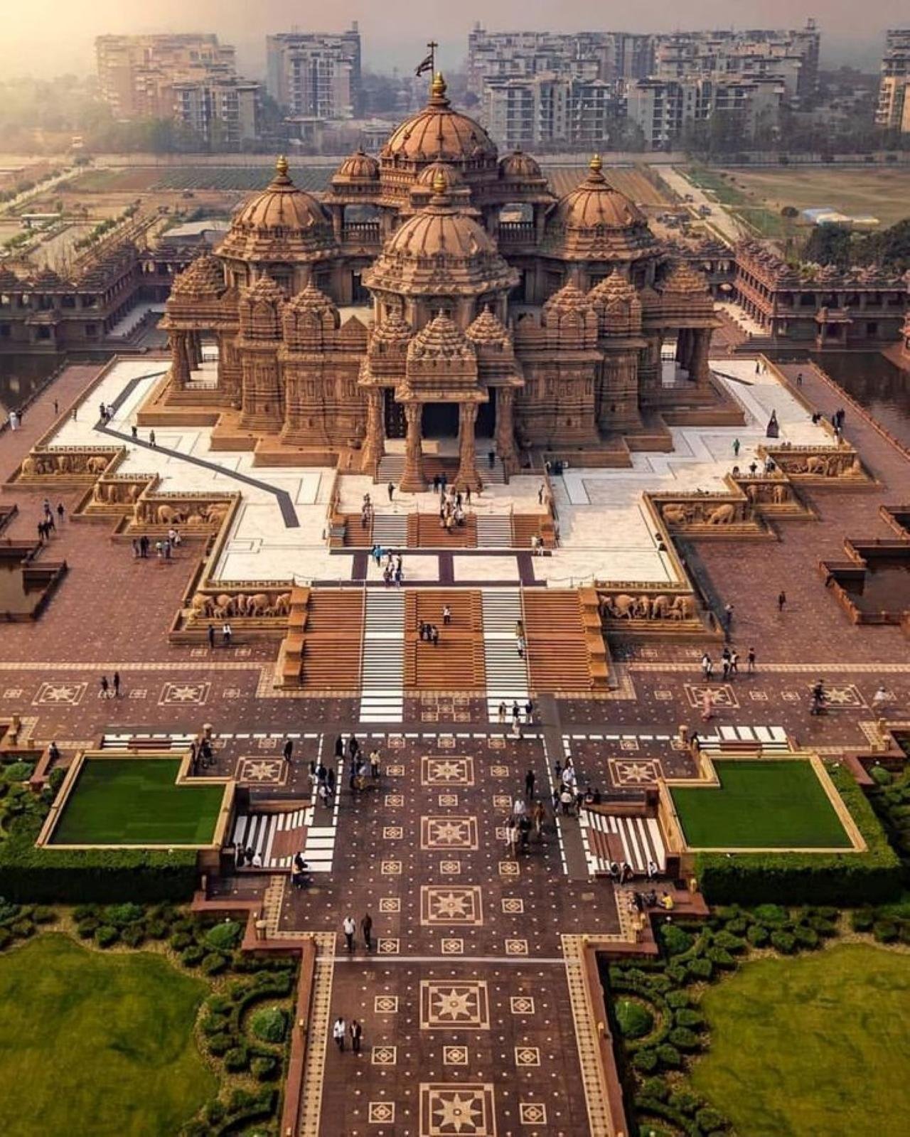 Private Luxury Full-Day Tour of Old & New Delhi