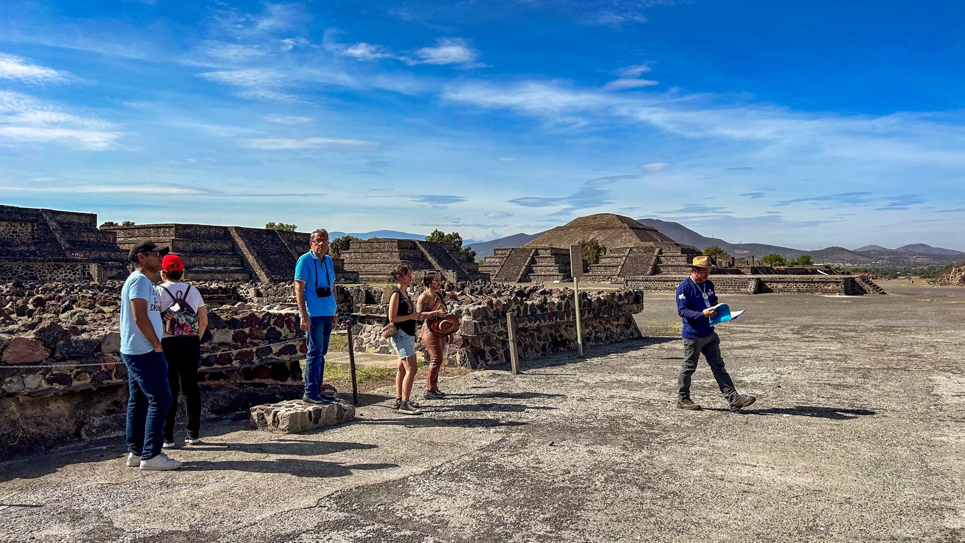 Teotihuacan, Tlatelolco & Guadalupe Shrine Full-Day Tour