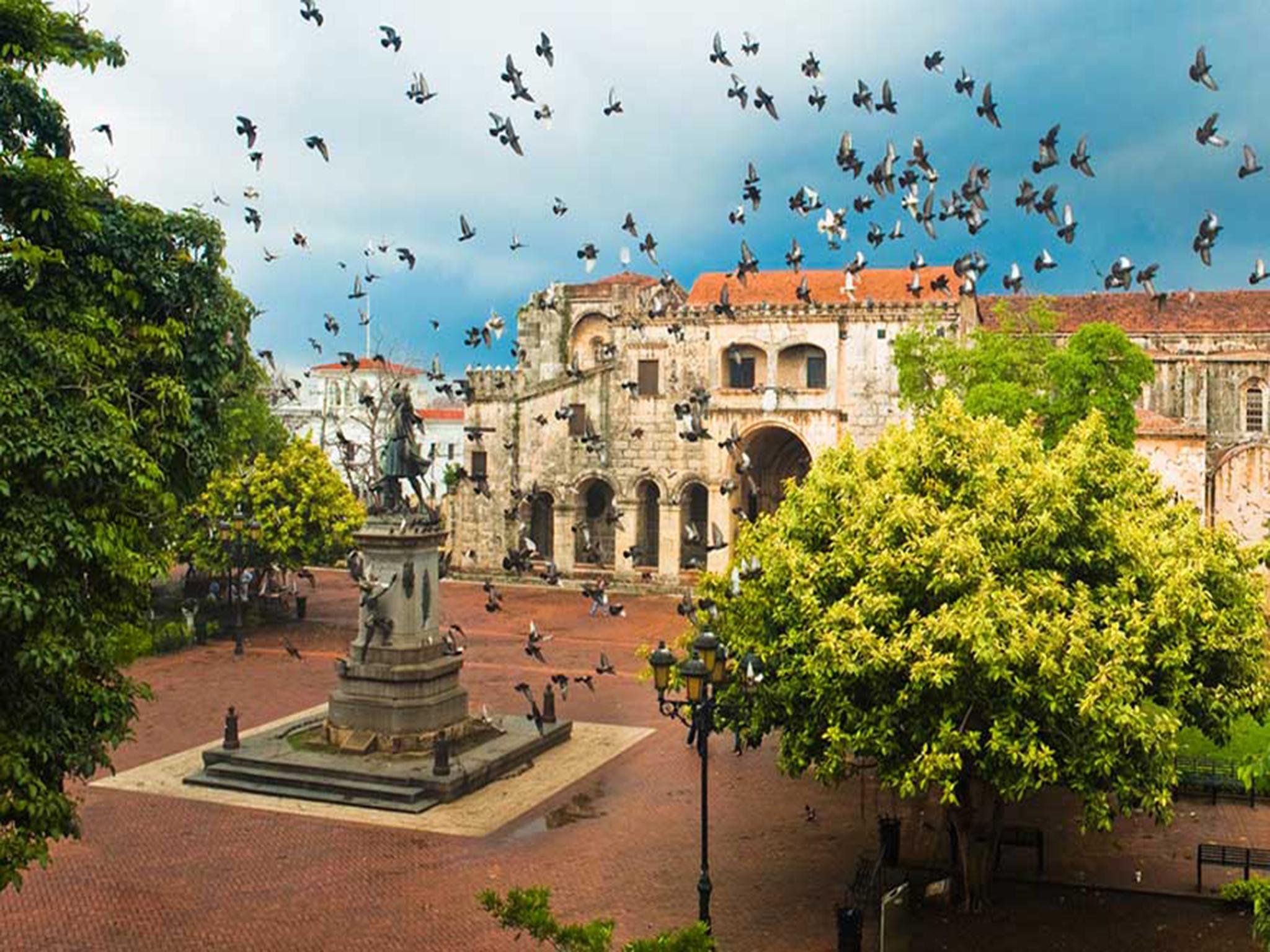 Santo Domingo VIP Discovery Tour from Punta Cana