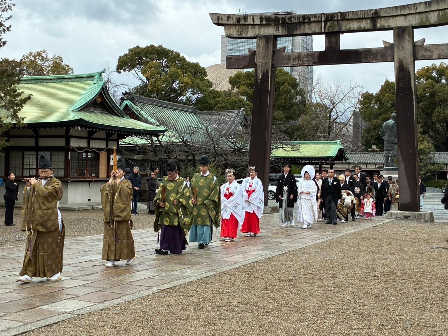 Osaka: Guided Walking Tour with a Native Expert – Top Sights