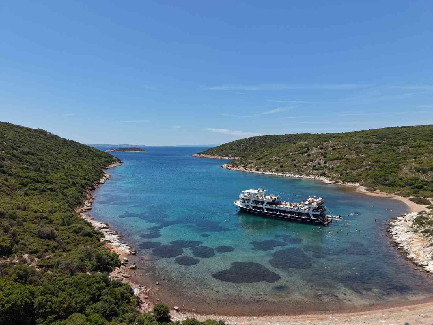 Çeşme Island-Hopping Boat Tour with BBQ Lunch