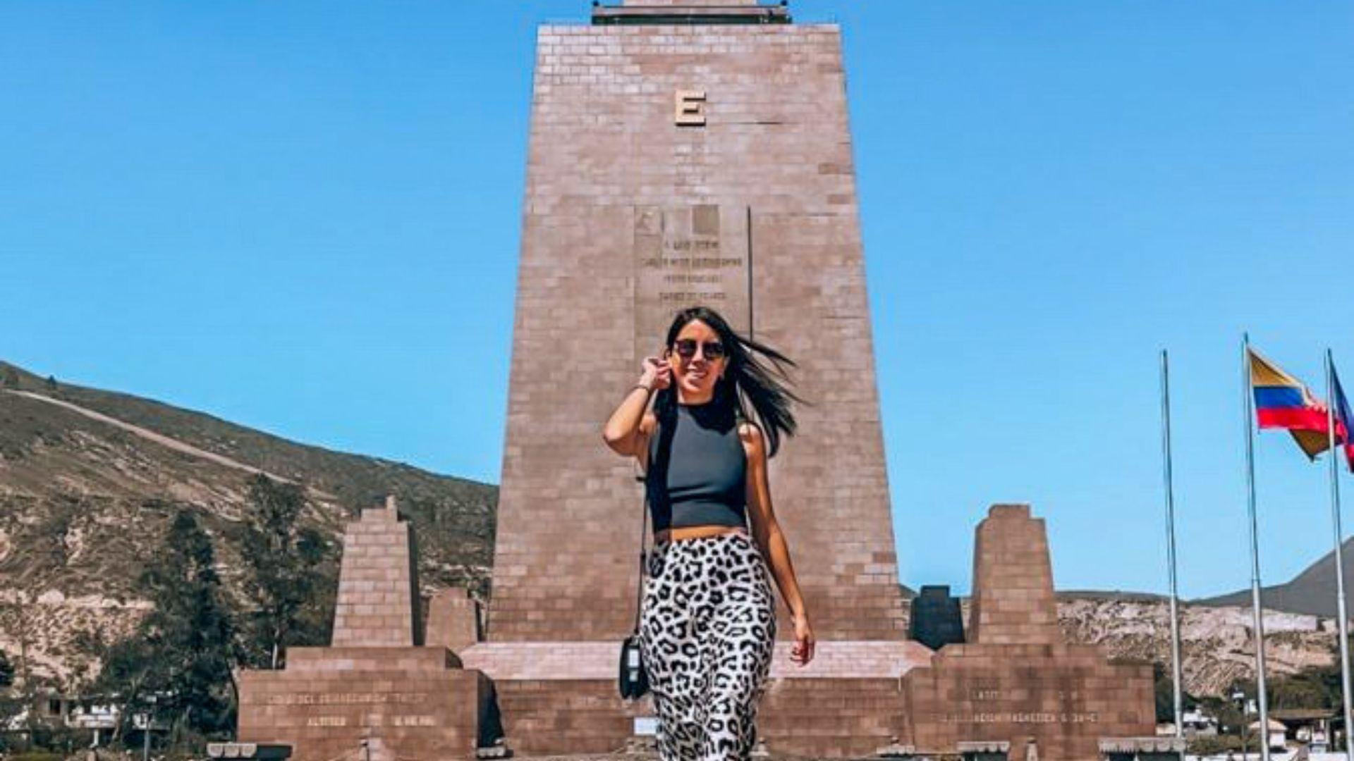 Quito: Middle of the World & Pululahua Volcano Tour