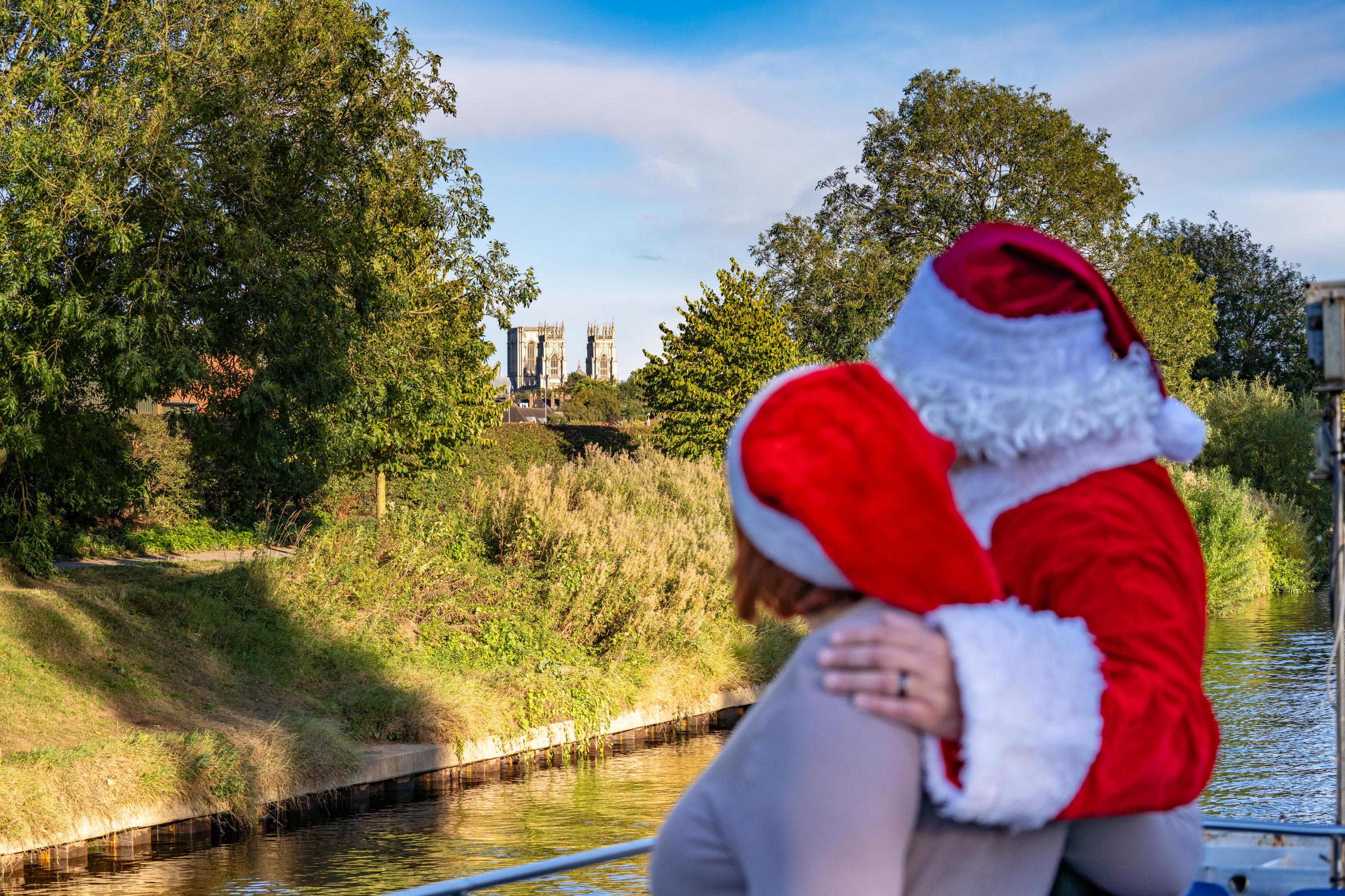 Festive River Ouse Cruise with Mulled Wine & Mince Pie