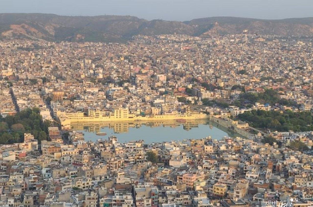 Jaipur After Dark: Private Open-Air Jeep Safari