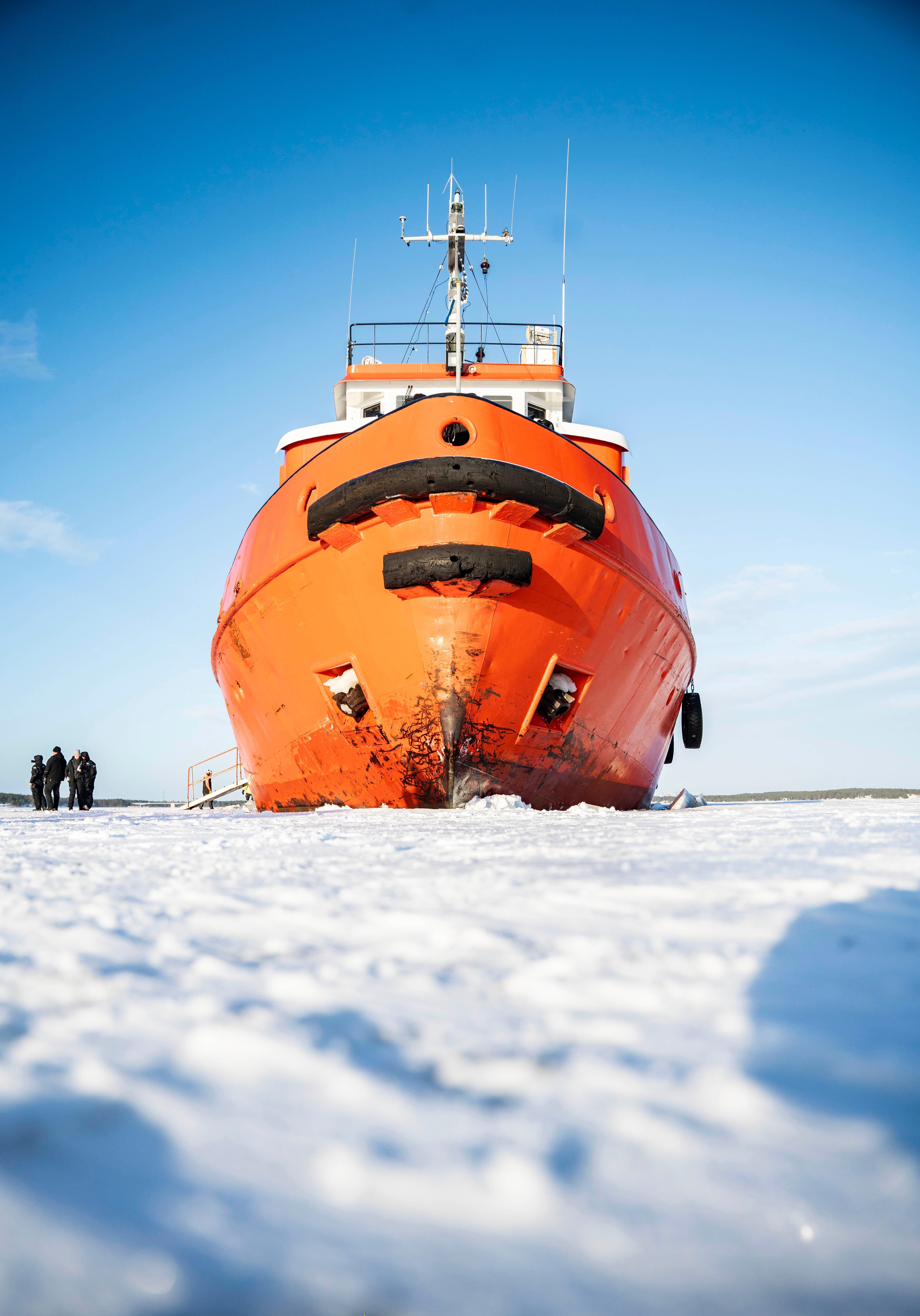 Arctic Icebreaker Cruise with Ice Floating in Lapland