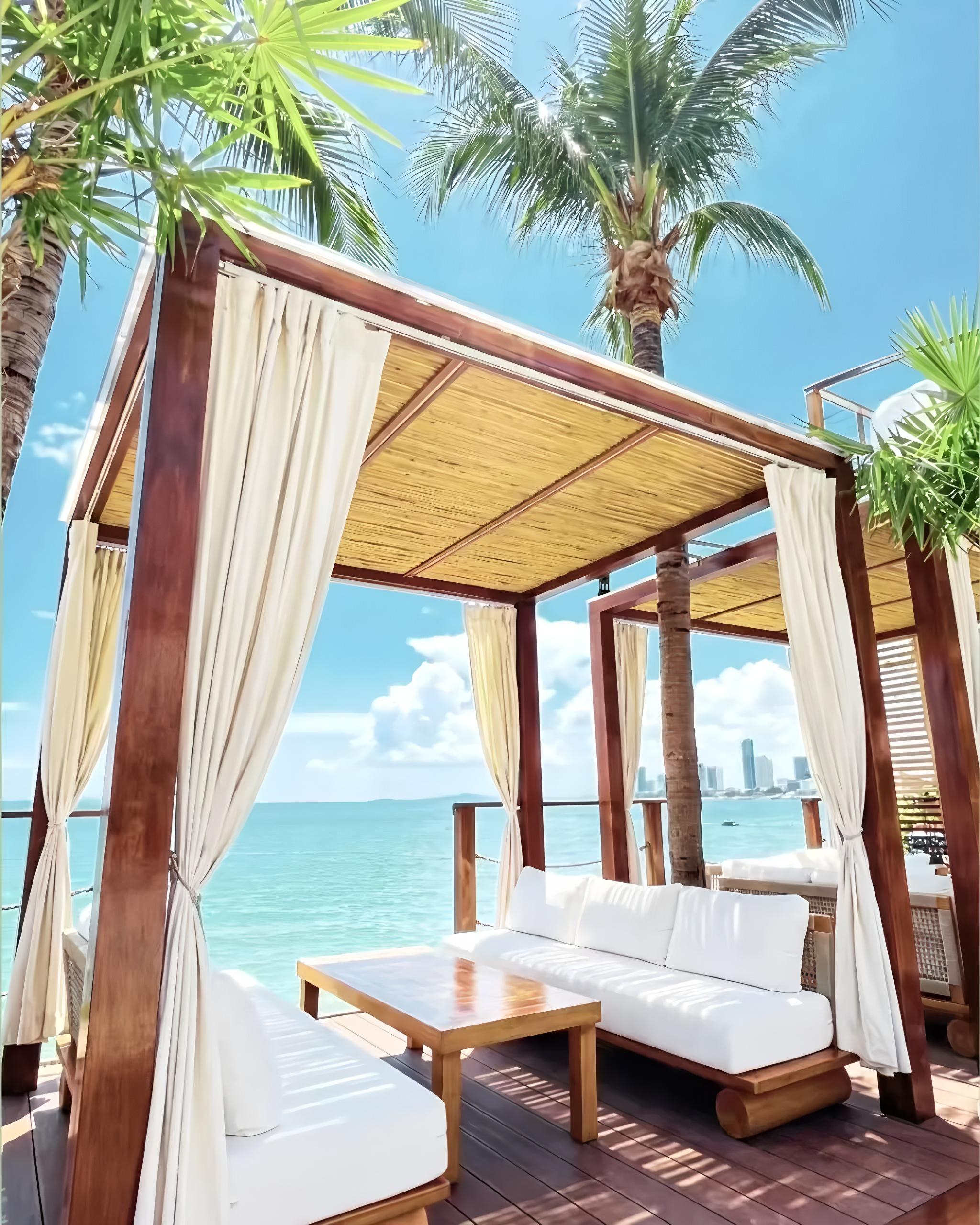 Sina Beach Floating Club: Pattaya Day Pass