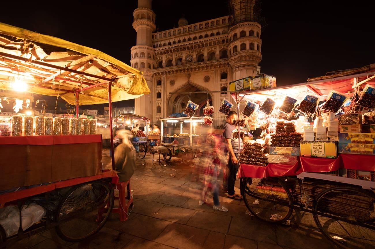 Hyderabad Twilight Walk & Hussain Sagar Lake Boat Cruise
