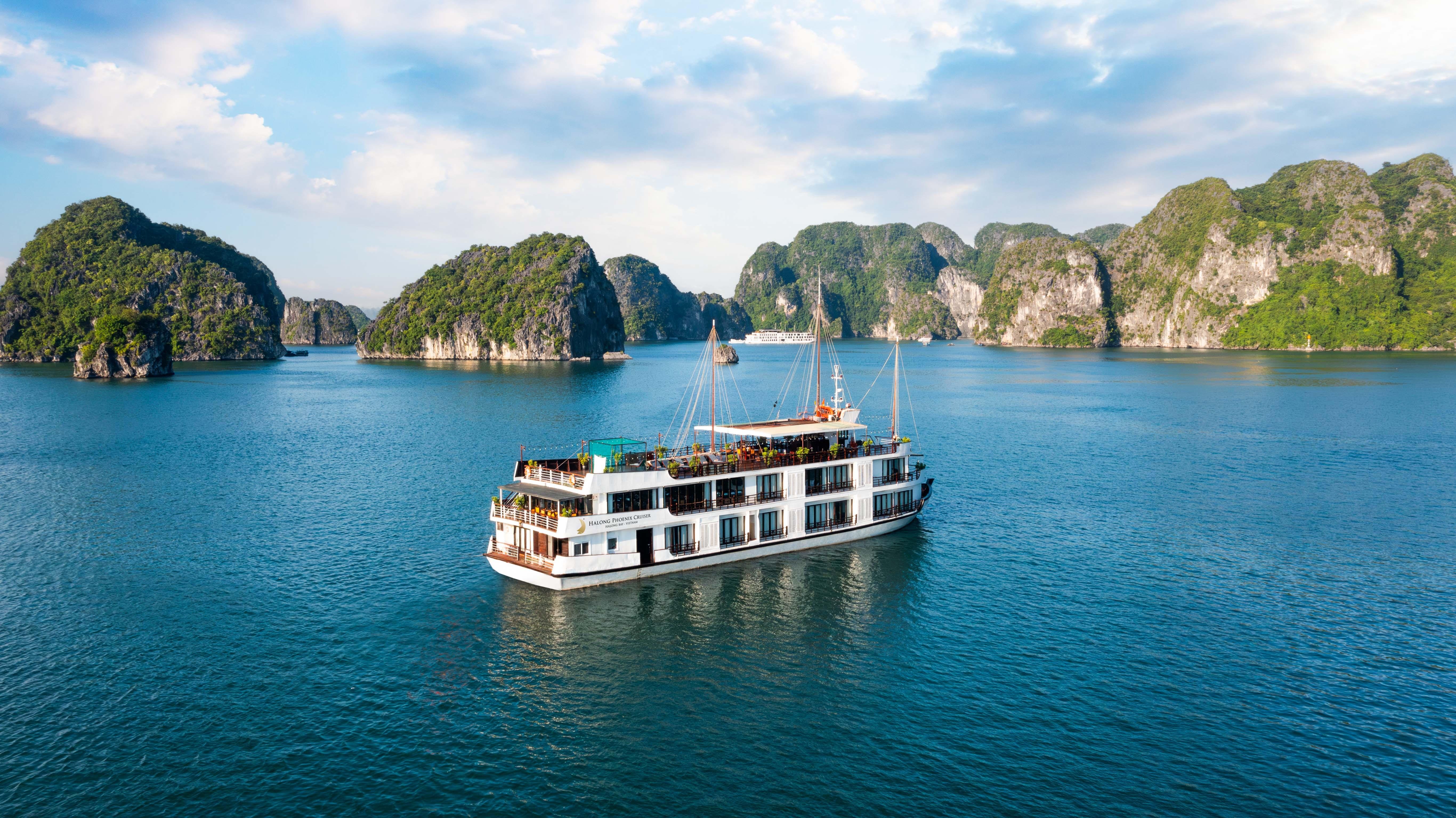Halong Bay 2-Day Overnight Cruise from Hanoi
