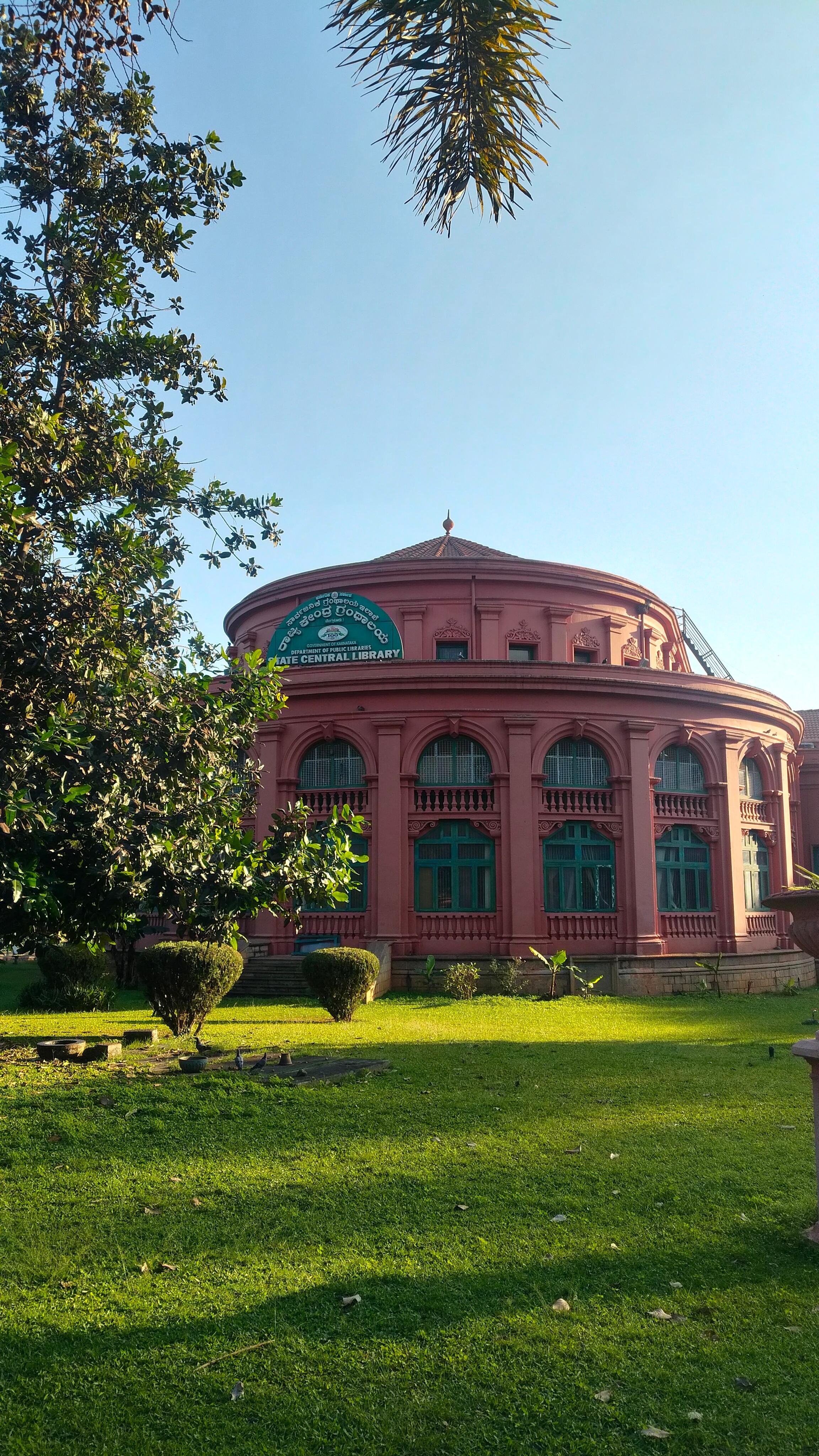 Cubbon Park Heritage and Nature Walking Tour