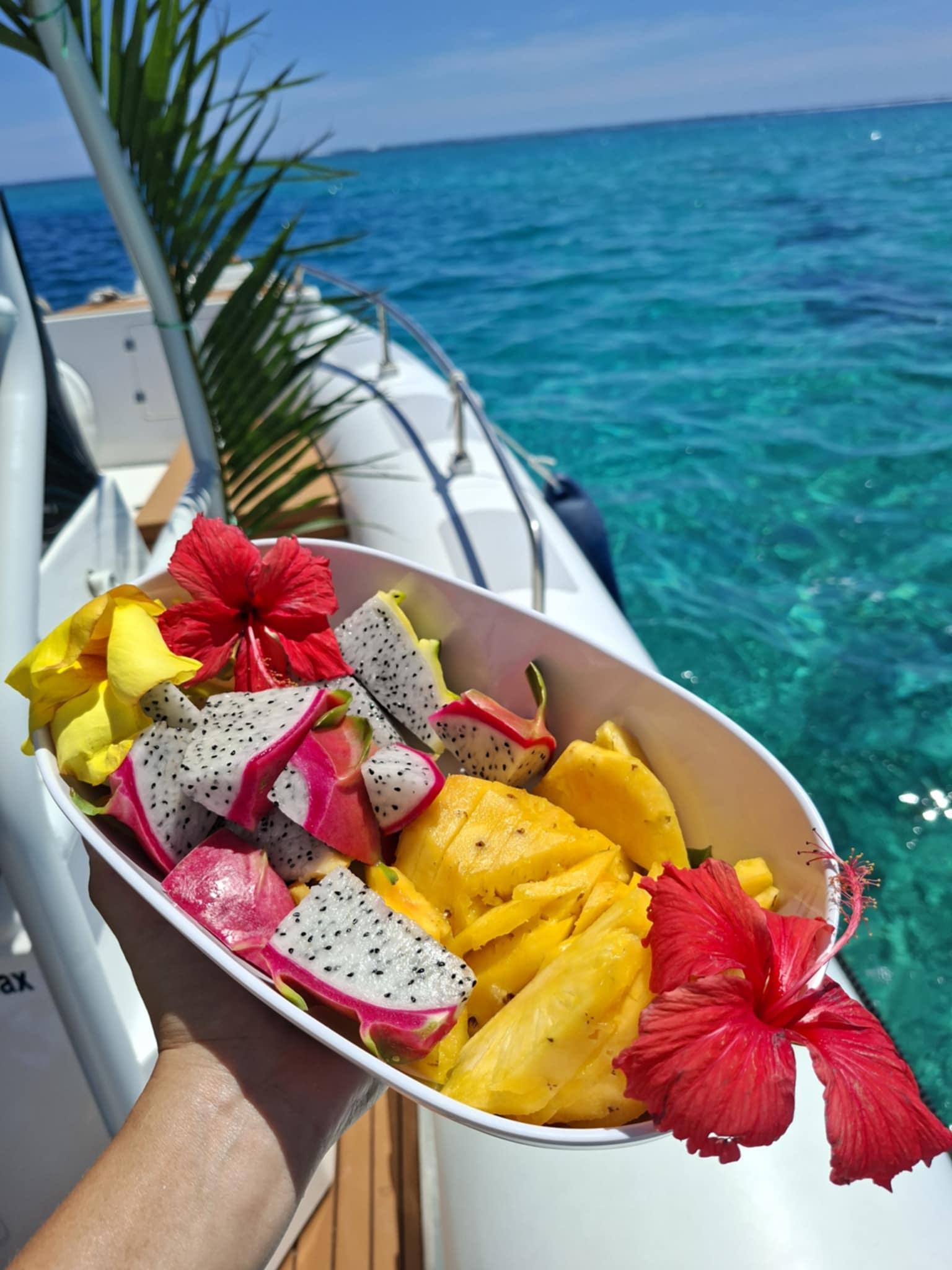 Tahiti Lagoon Snorkeling & Boat Adventure