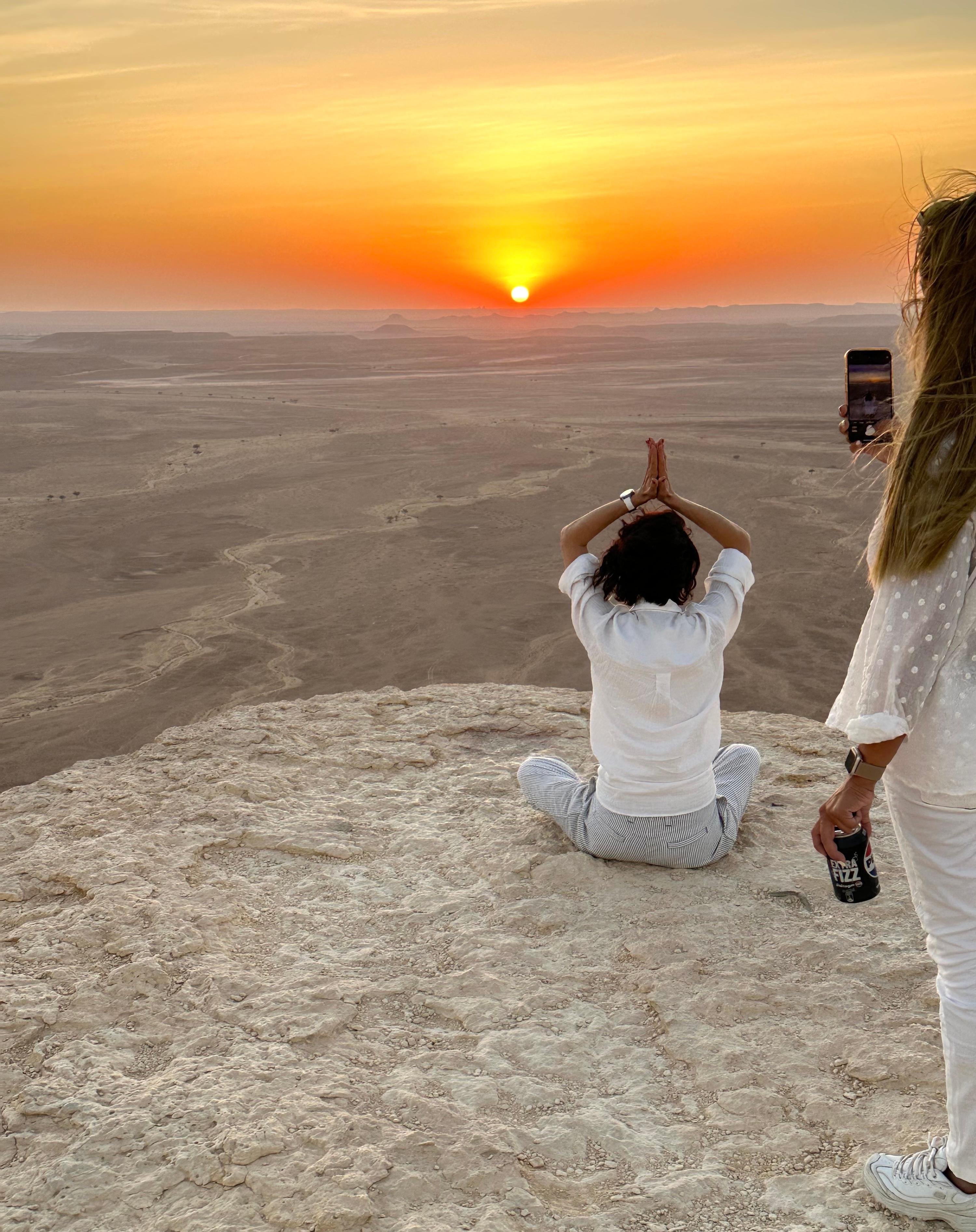 Riyadh: Edge of the World 4x4 Sunset Adventure