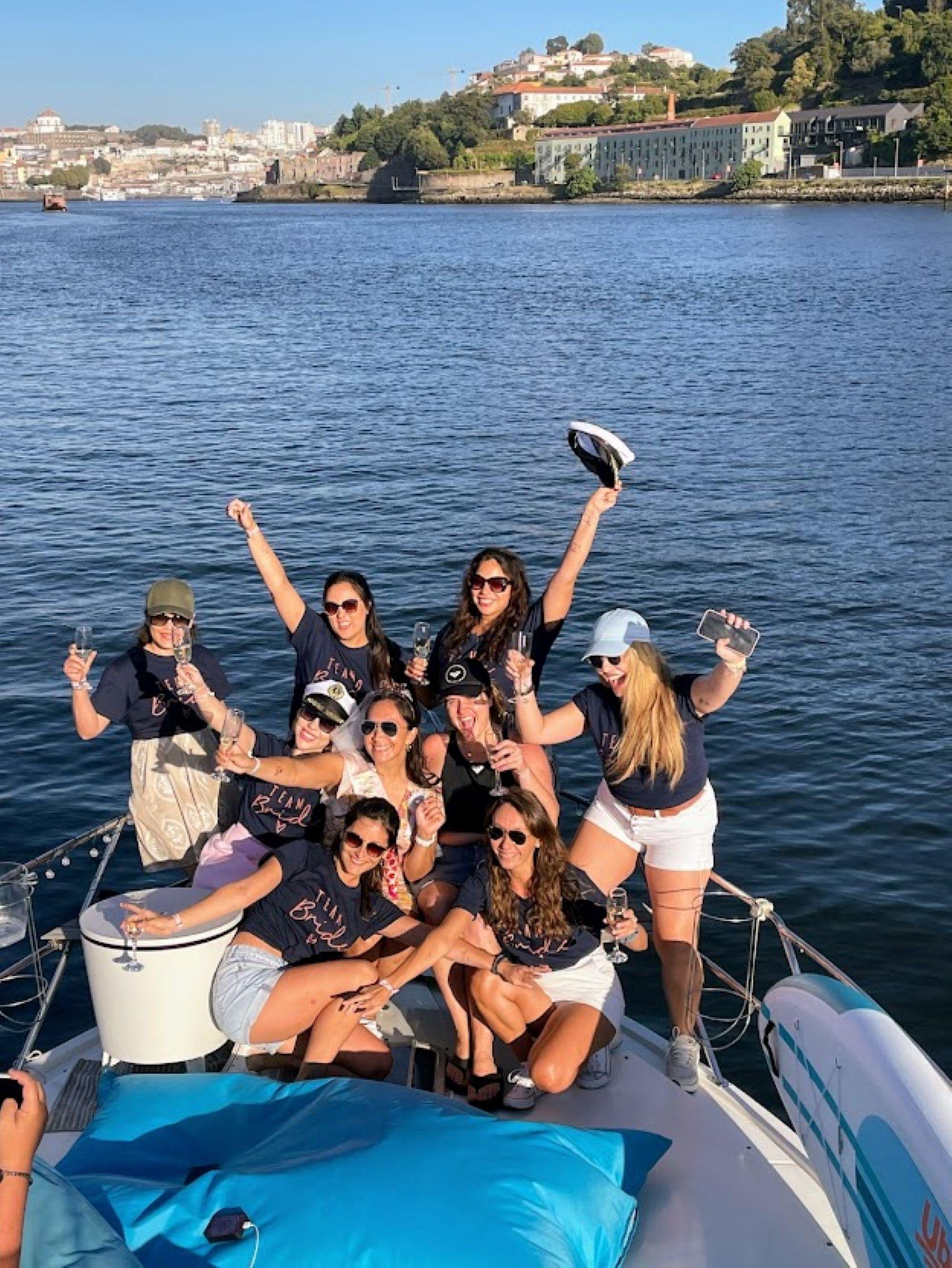 Private VIP Douro River Yacht Experience with Bubbly