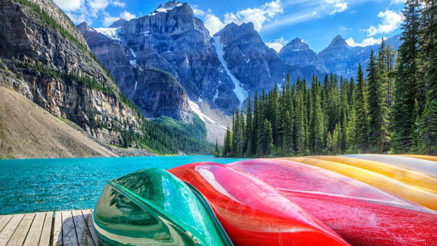 Banff & Canmore: Moraine Lake & Lake Louise Hike, Canoe & Sightsee