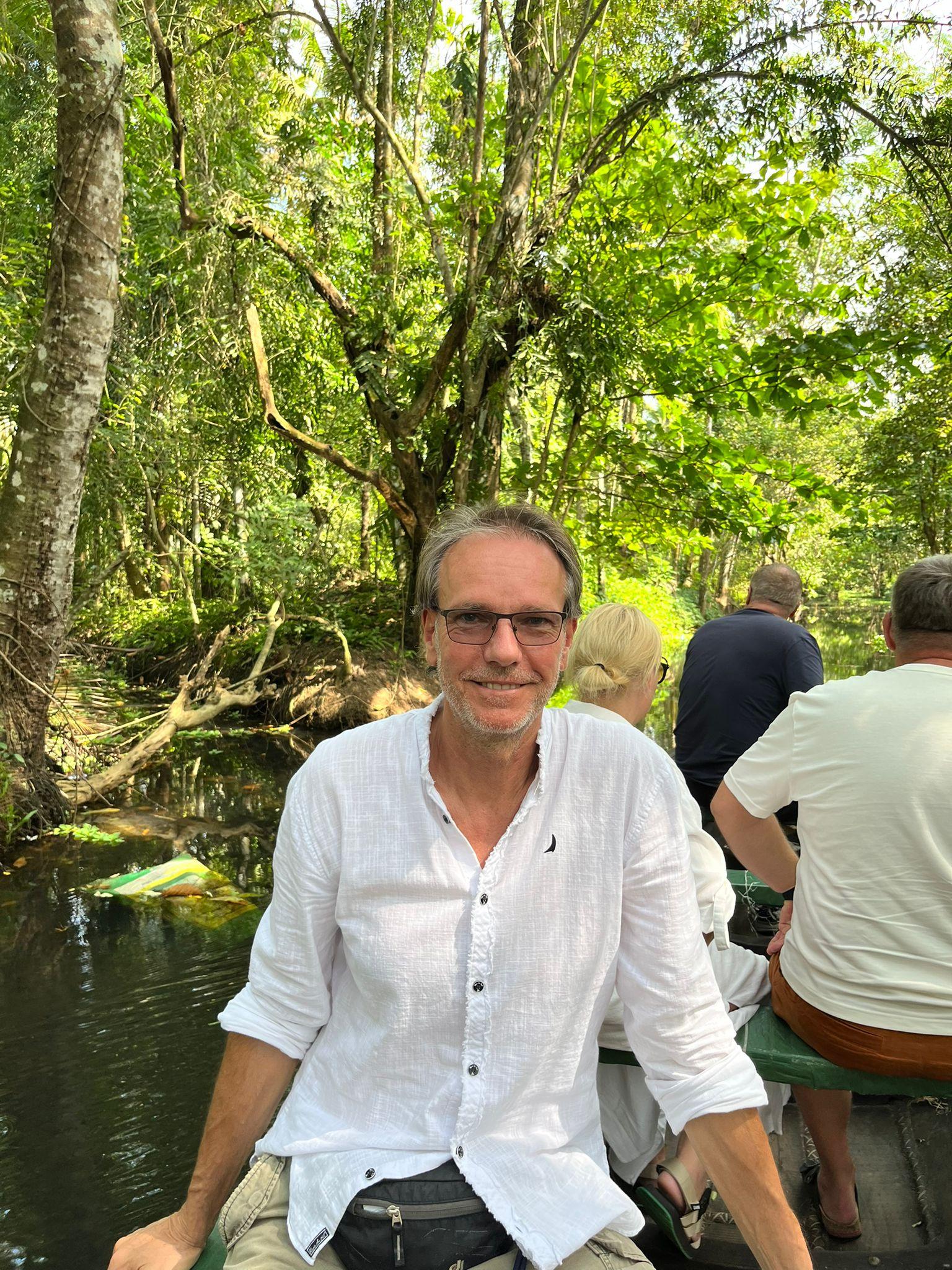 Kerala Backwater Village Punting Cruise with Lunch