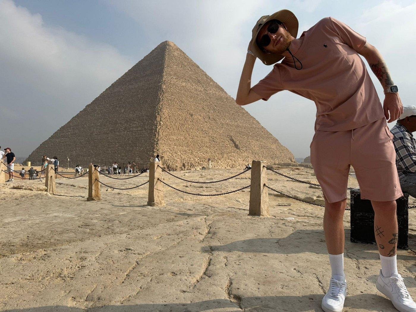 Sharm El Sheikh to Cairo: Pyramids, Sphinx & Egyptian Museum Day Tour
