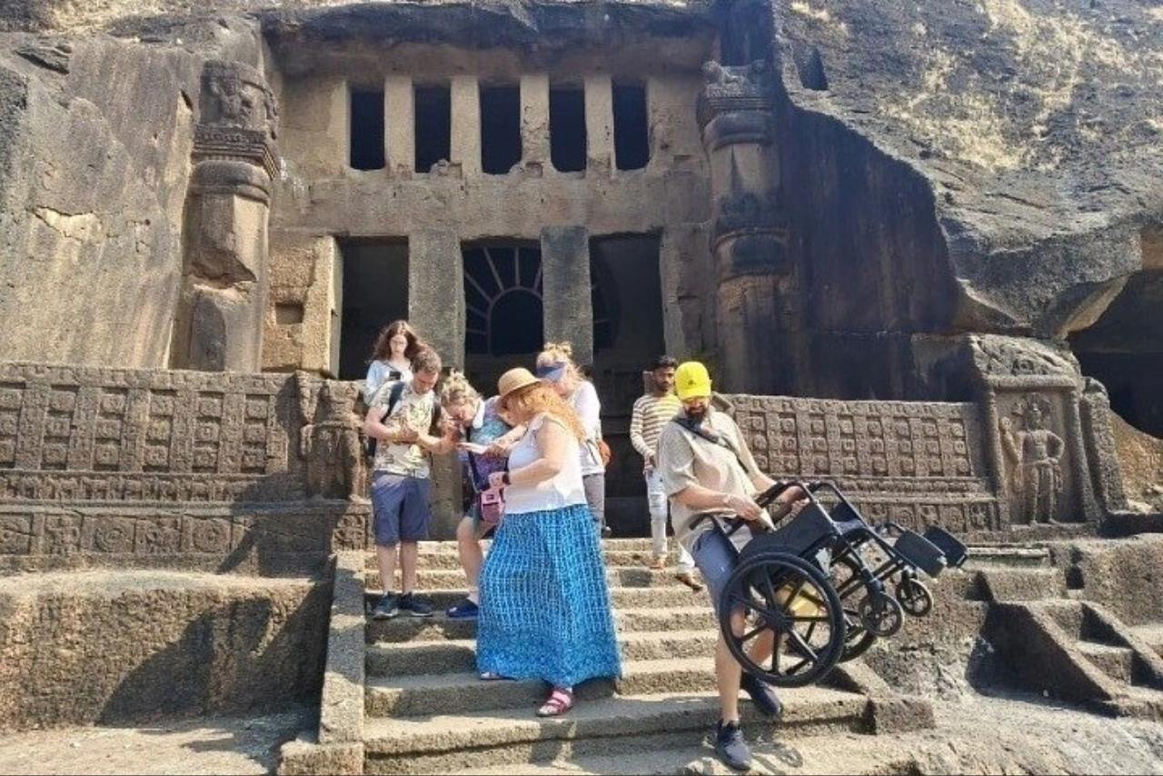 Mumbai Nature & Heritage: Kanheri Caves, Safari & Jain Temple