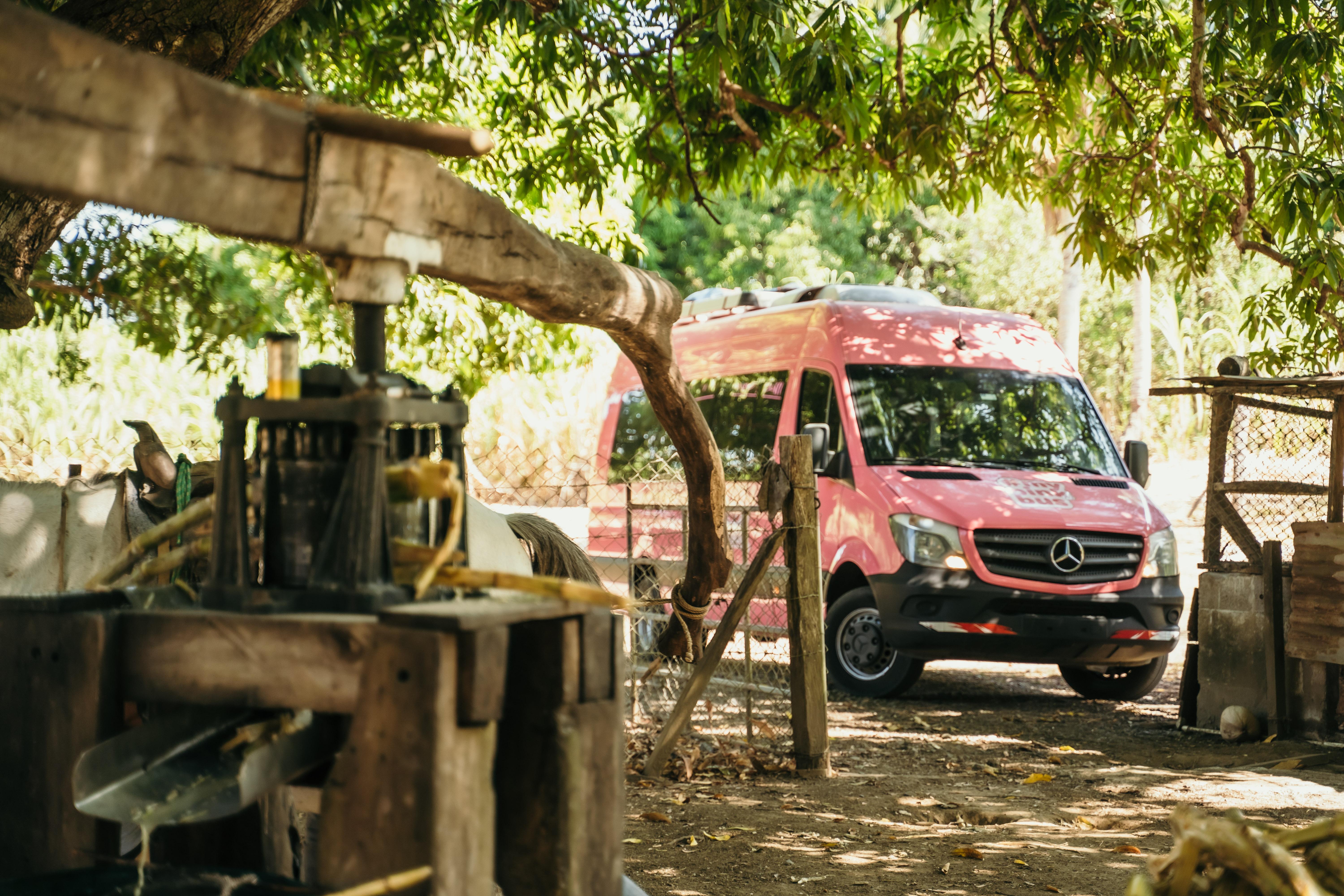 La Fortuna to San José Shuttle – MyPinkBus