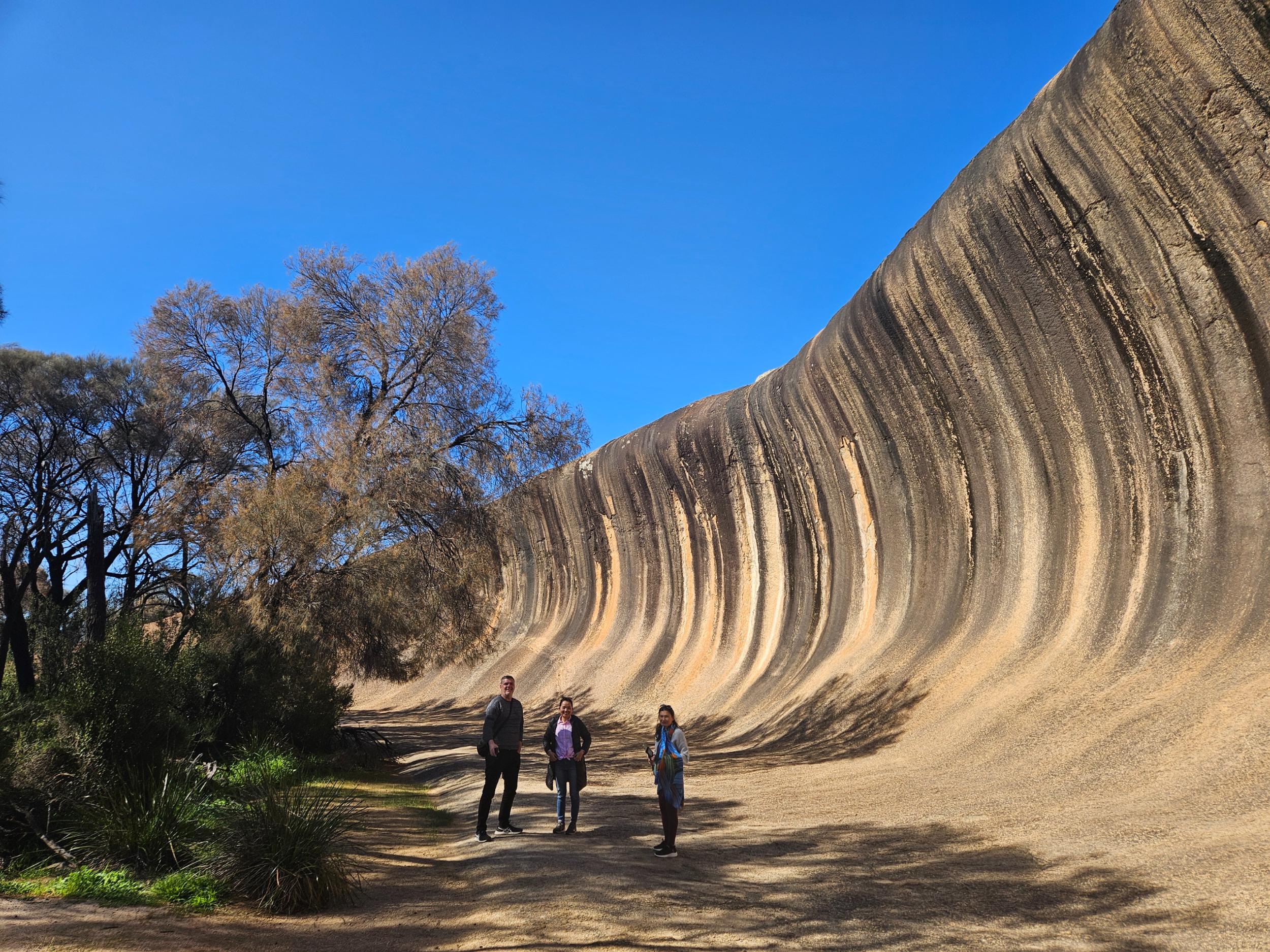 Wave Rock, Mulka's Cave & Hippo's Yawn Full-Day Tour from Perth