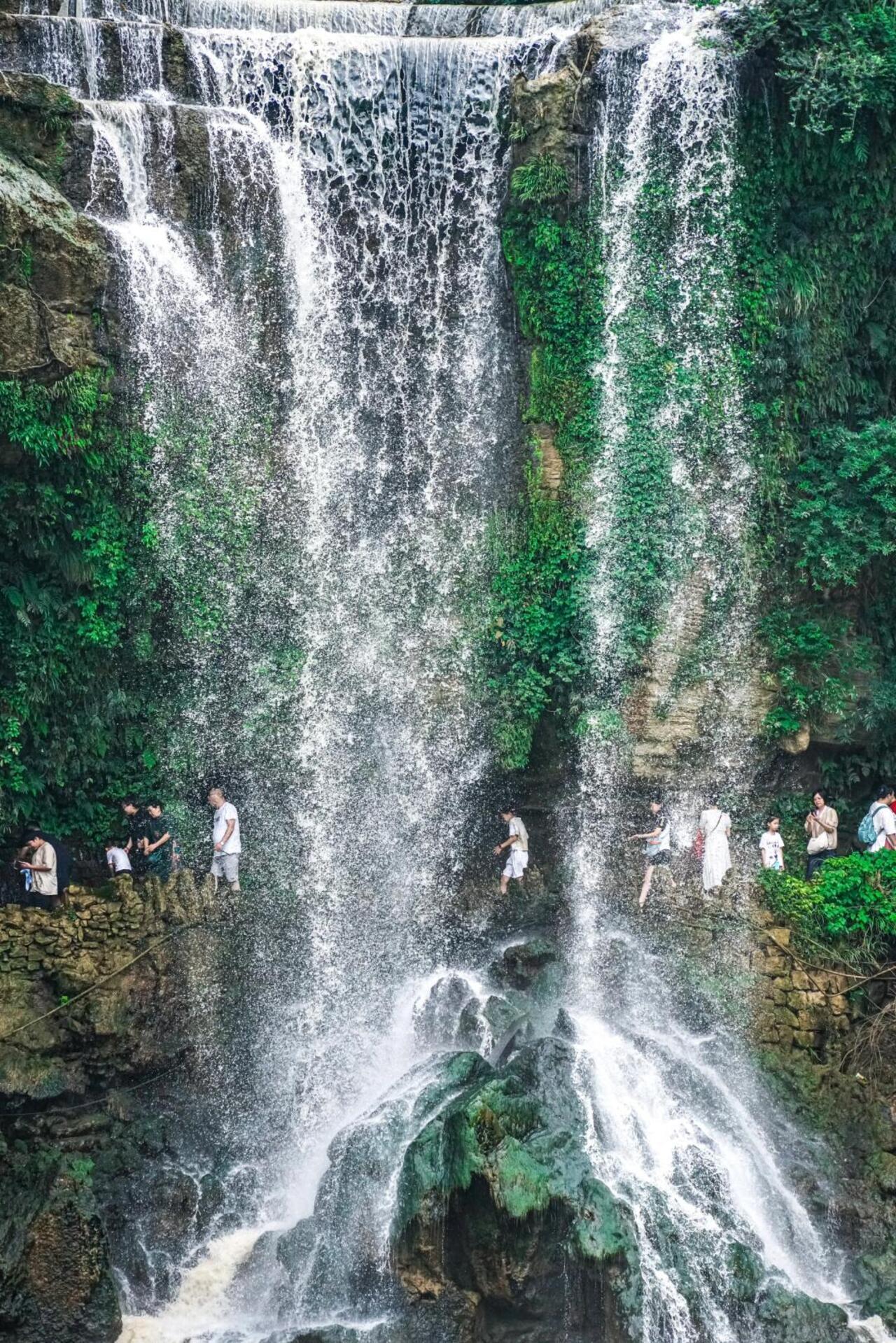 Zhangjiajie 3-Day Summer Escape: Rafting, Glass Bridge & Furong Ancient Town