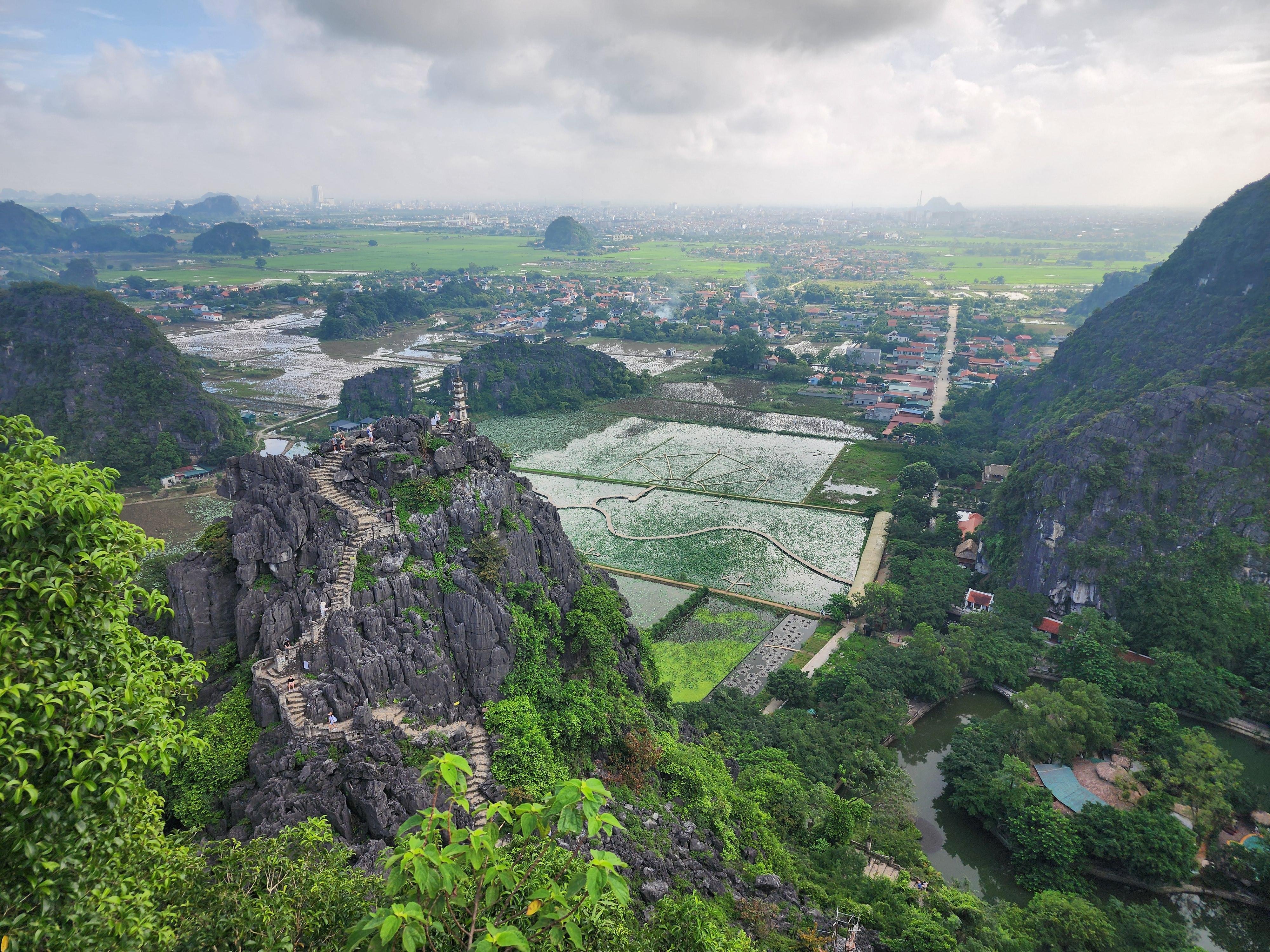 Ninh Binh Full-Day Tour: Hoa Lu or Bai Dinh, Trang An & Mua Cave