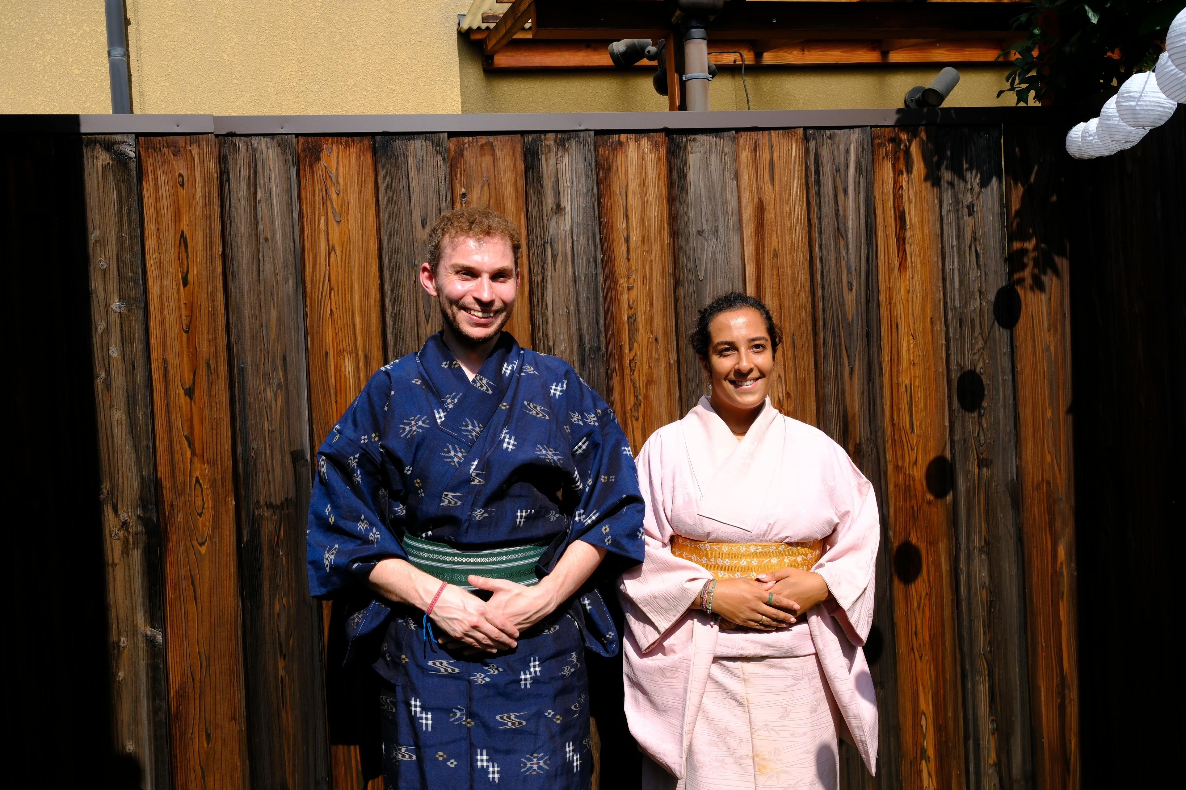 Privat upplevelse i Machiya i Kyoto: Tebjudning, kalligrafi & kimono
