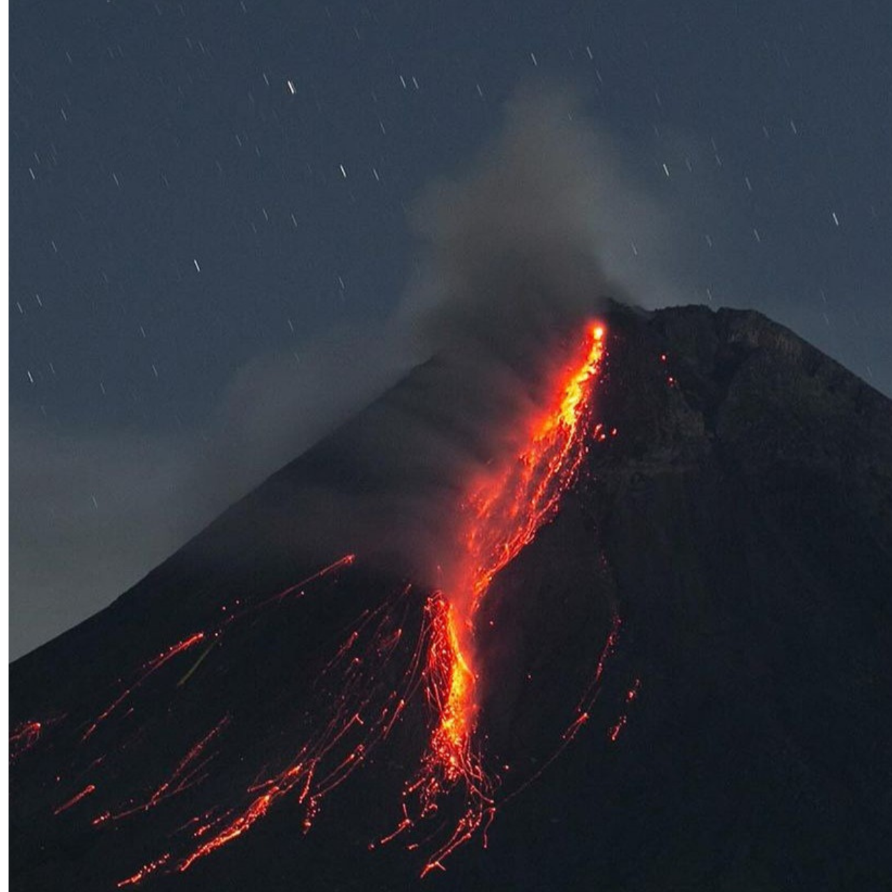Yogyakarta: Mount Merapi Lava Night Tour (All-Inclusive)