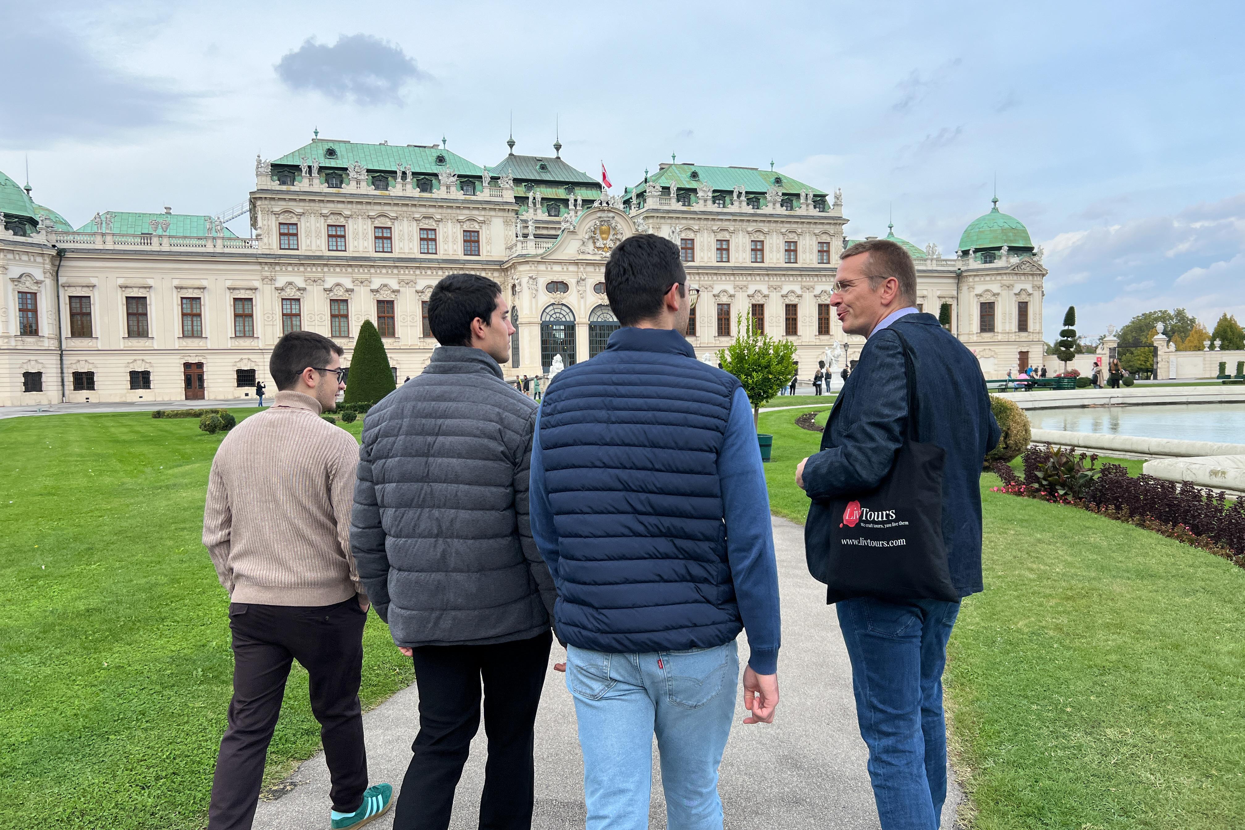 Private Belvedere Palace Tour with Klimt Masterpieces