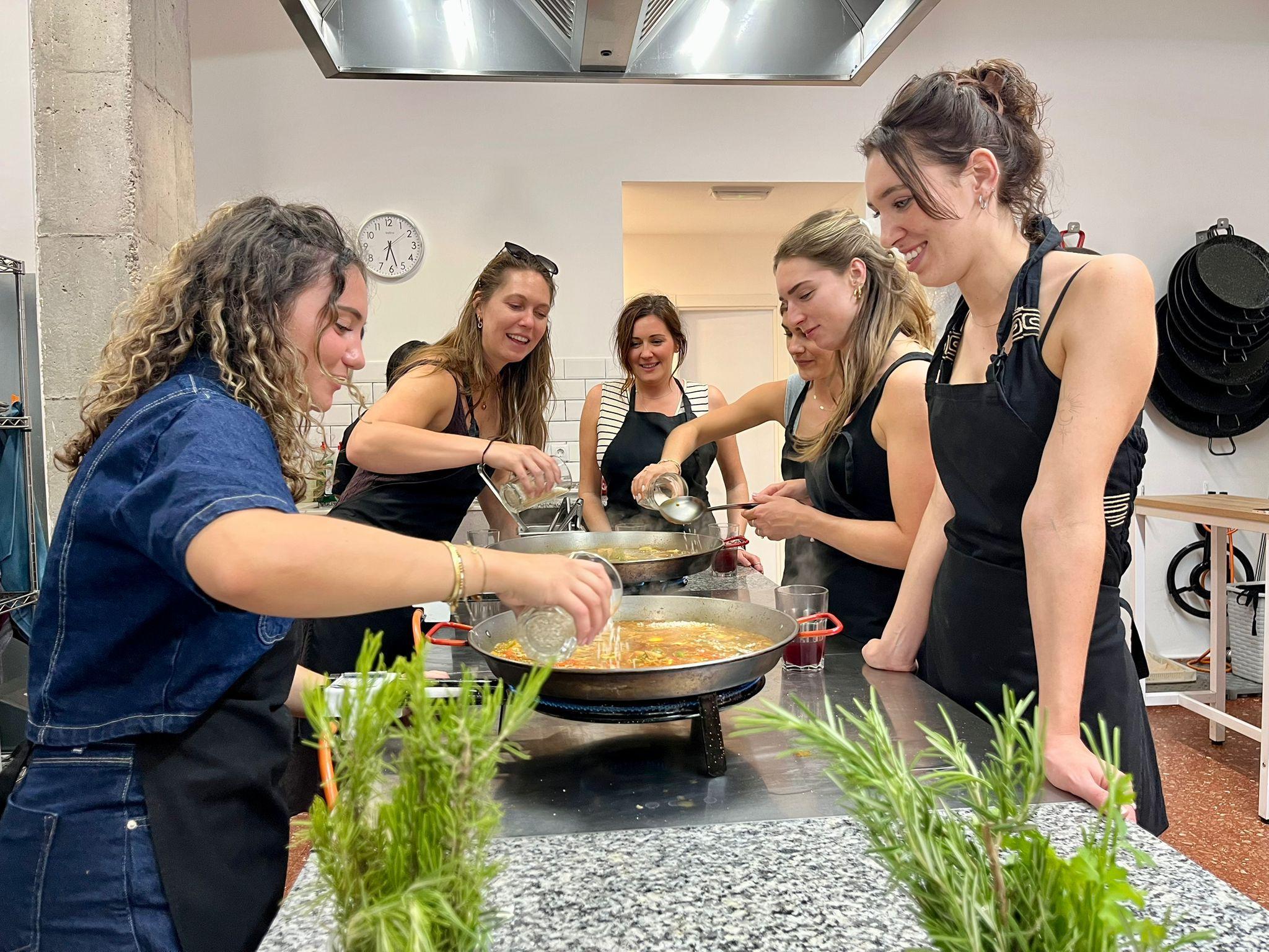 paella cooking class in Valencia — Real Paella Cooking Class – Market Visit & Sangría Workshop - 2026 (Verified Reviews)
