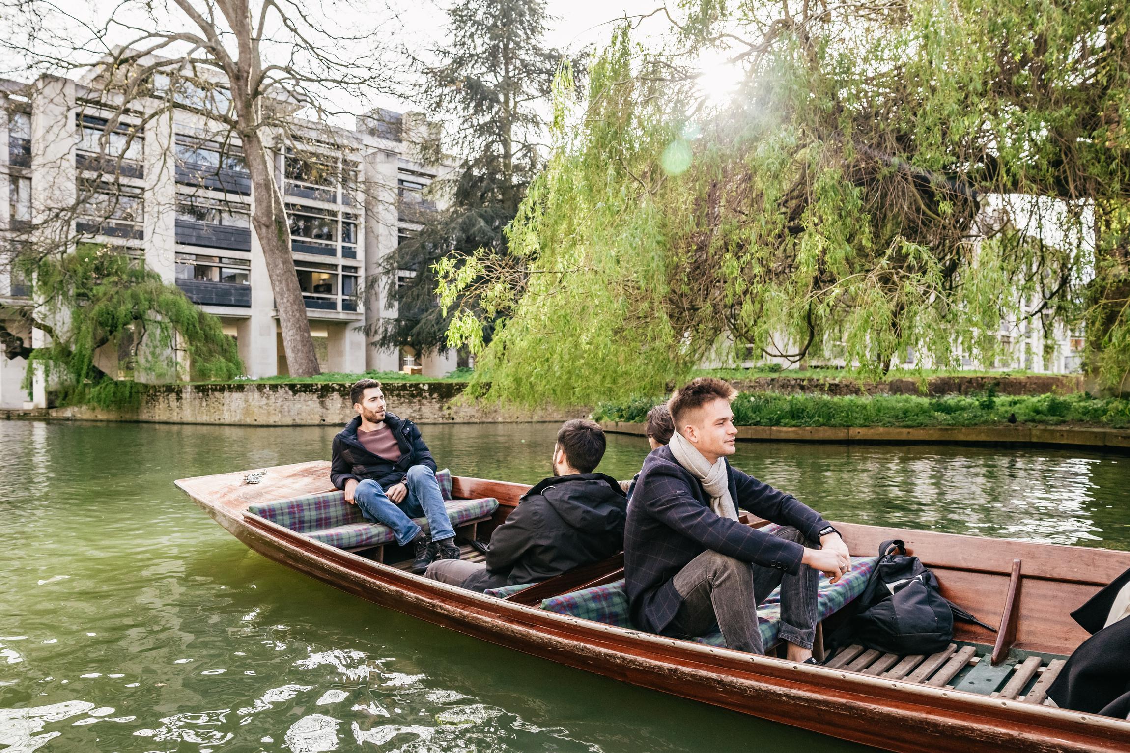 Punting tour in Cambridge — image 5