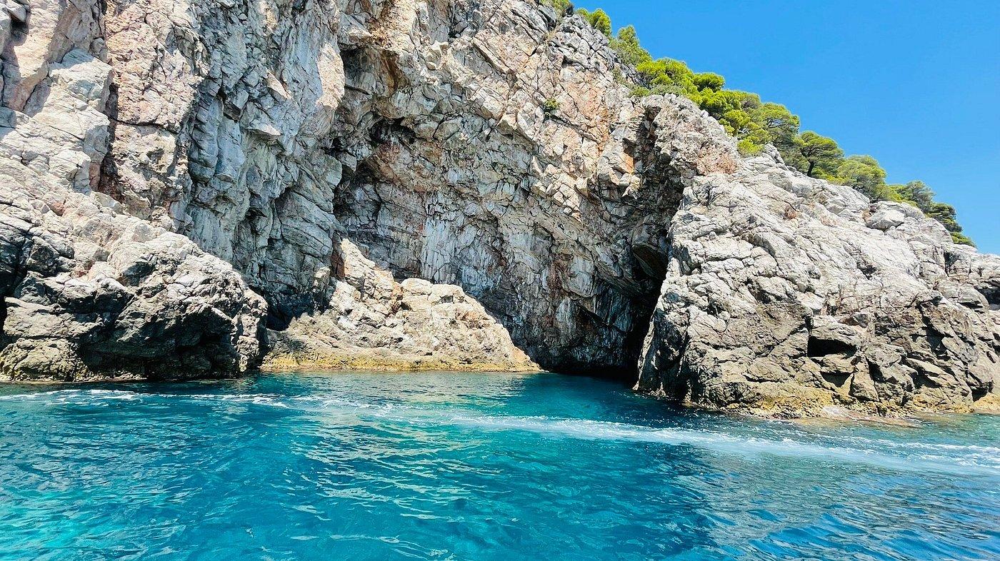 Dubrovnik: Elaphiti Islands Speedboat Tour with Blue Cave & Sunj Beach