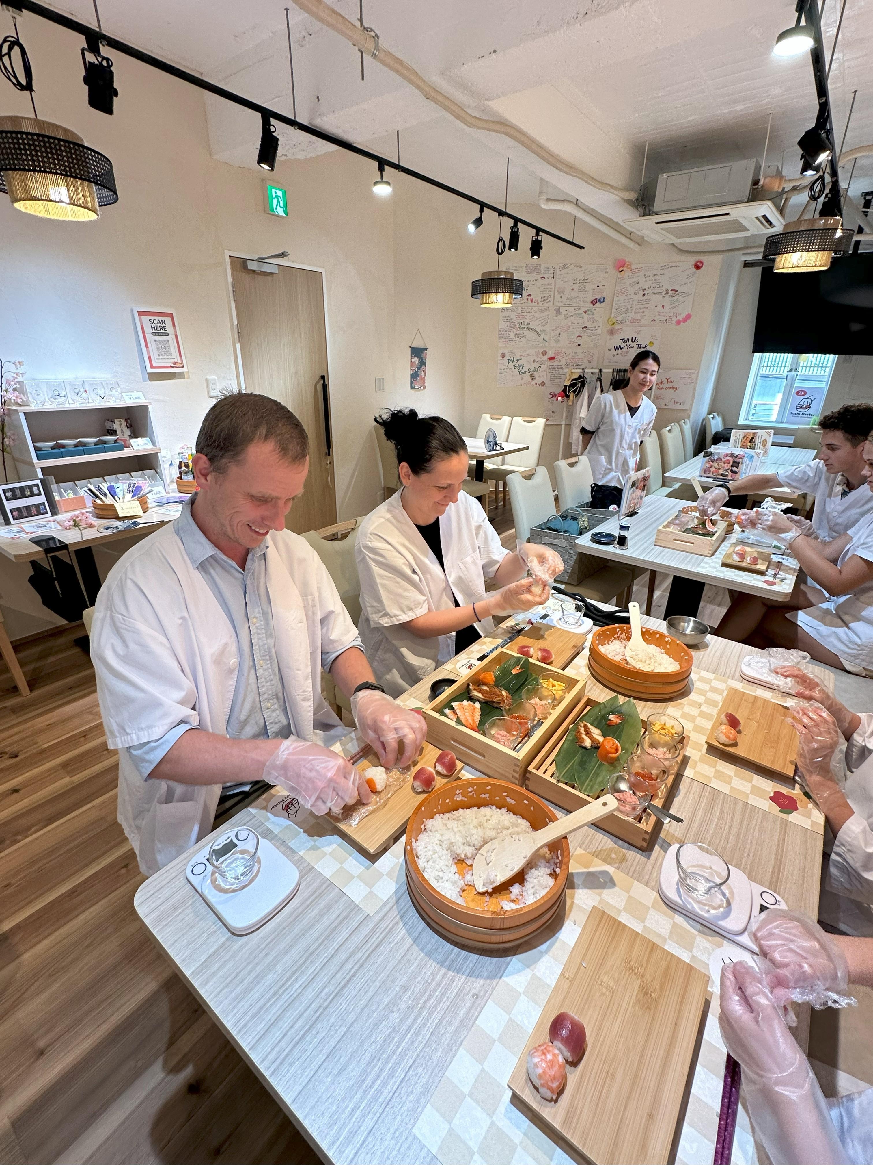 Osaka: Sushi Making in Spacious Studio (SAME-DAY OK!)