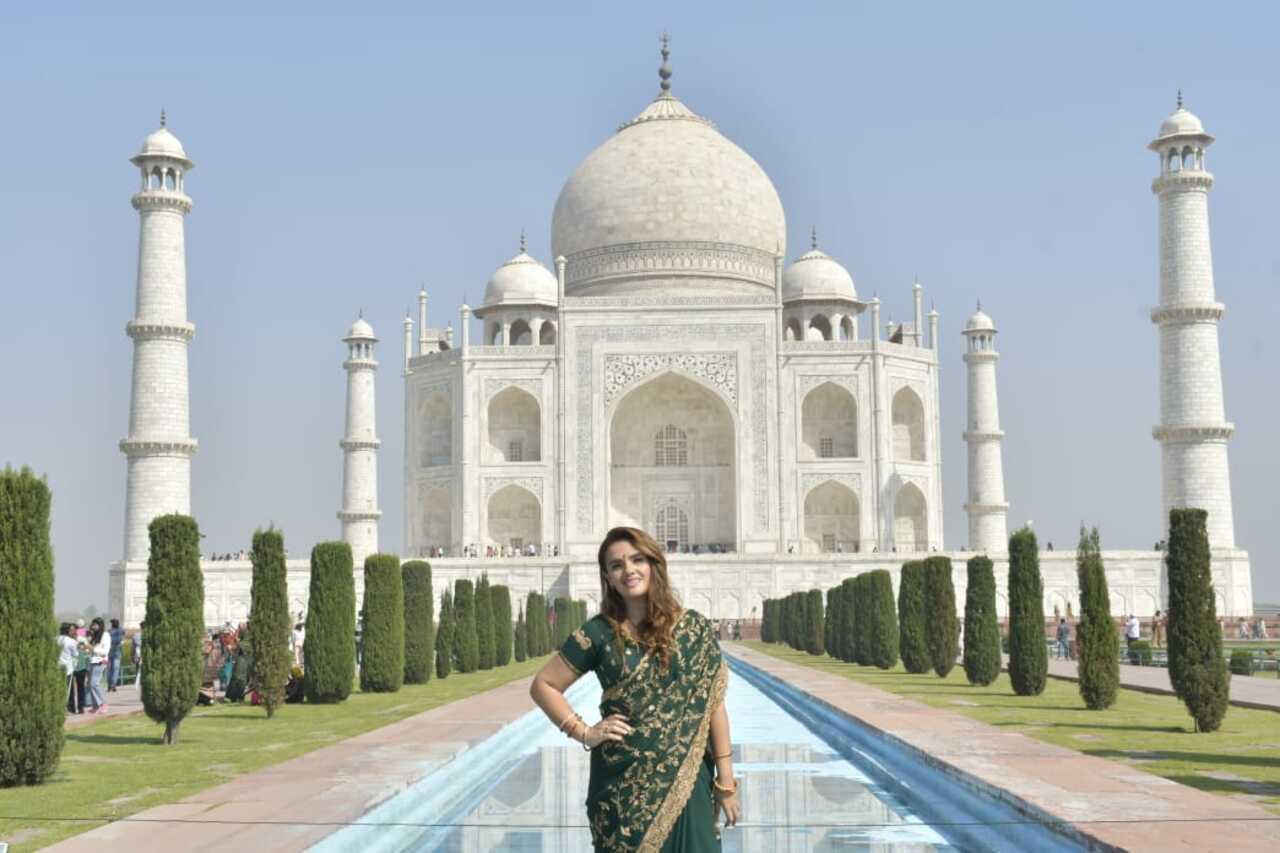 Delhi to Taj Mahal Sunrise Photography Tour with Licensed Guide