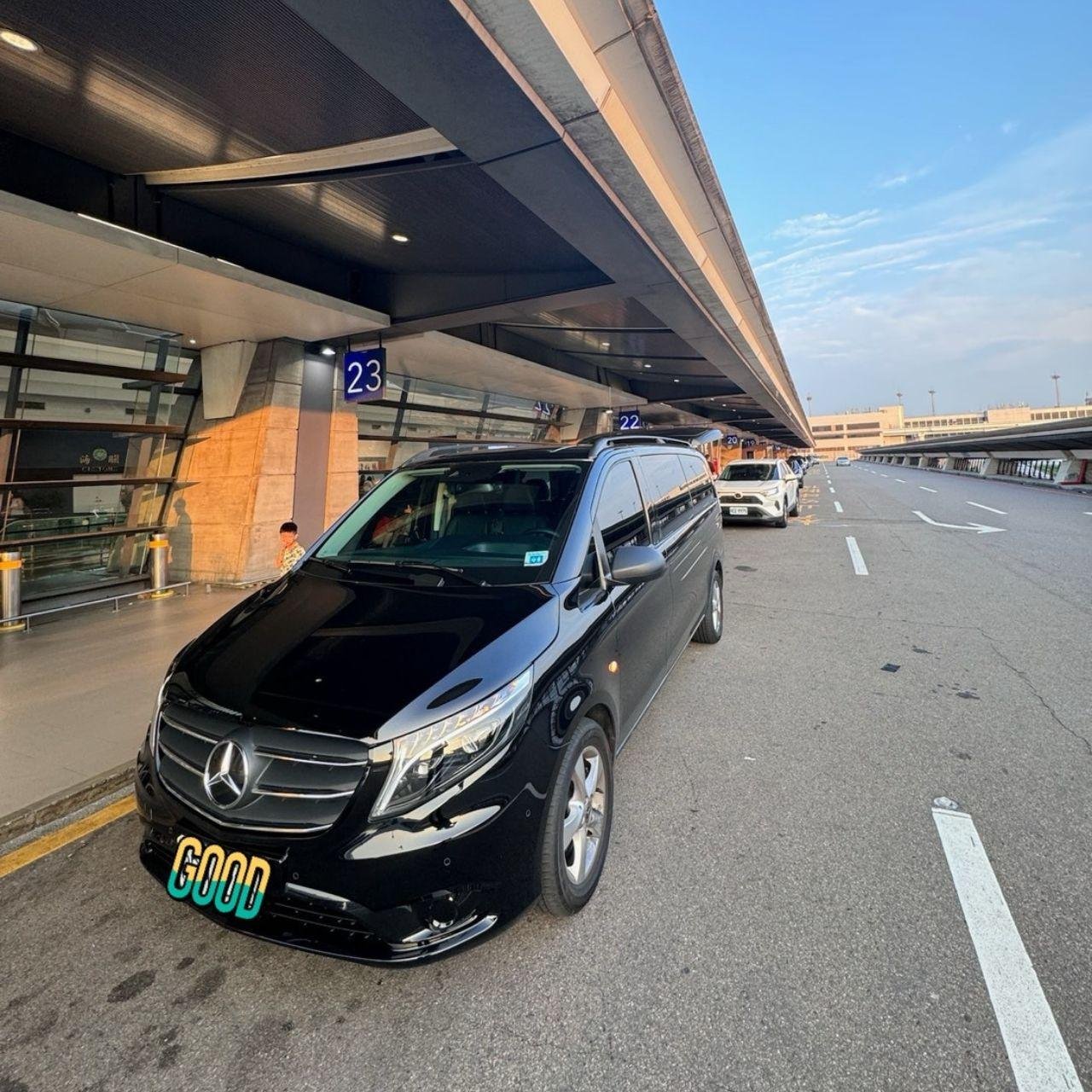 Private TPE Airport Transfer to Taipei City