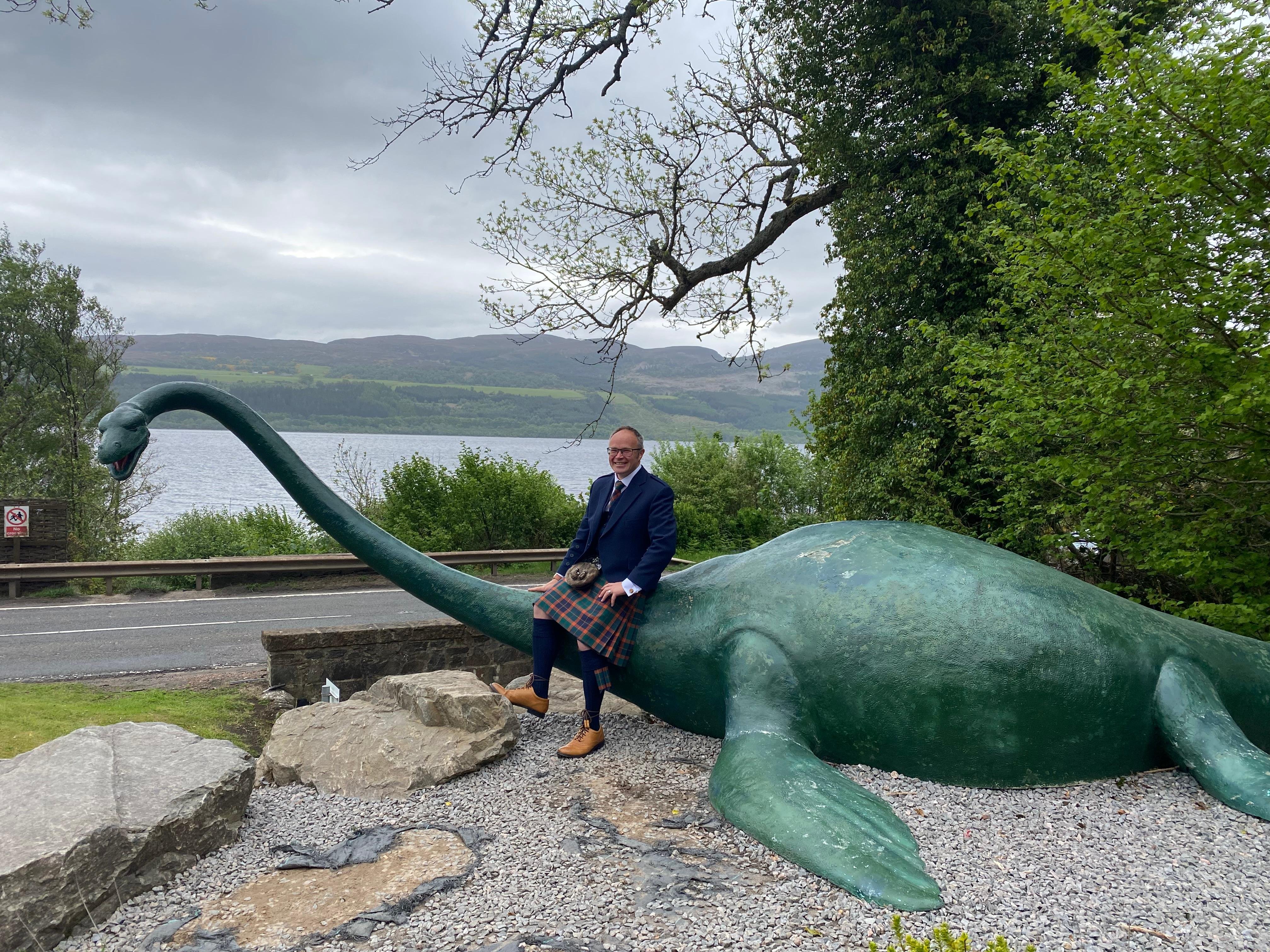 Private Loch Ness, Urquhart Castle & Highland Cows Half-Day Tour