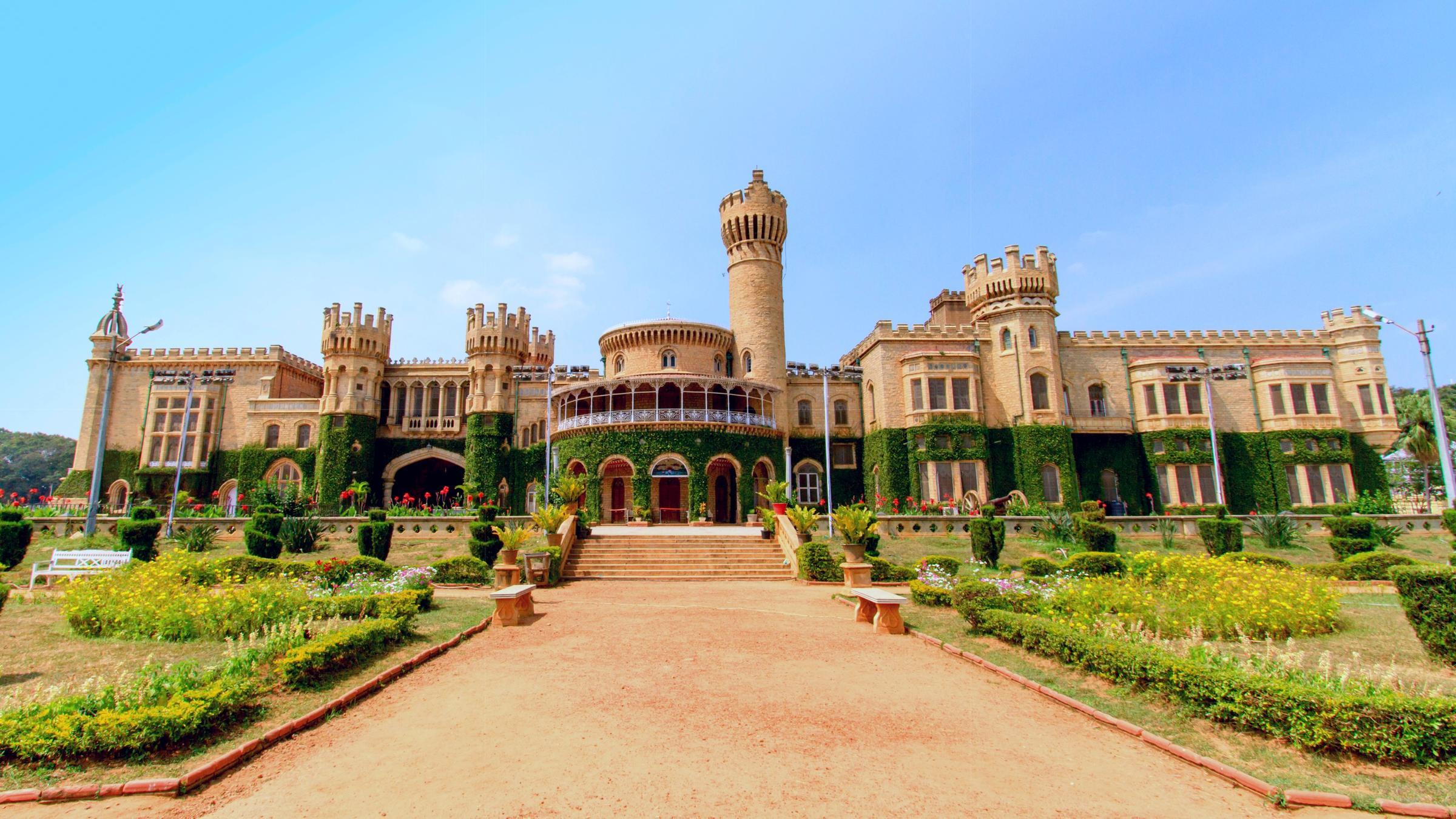 Bannerghatta Wildlife & Bangalore Heritage Private Tour