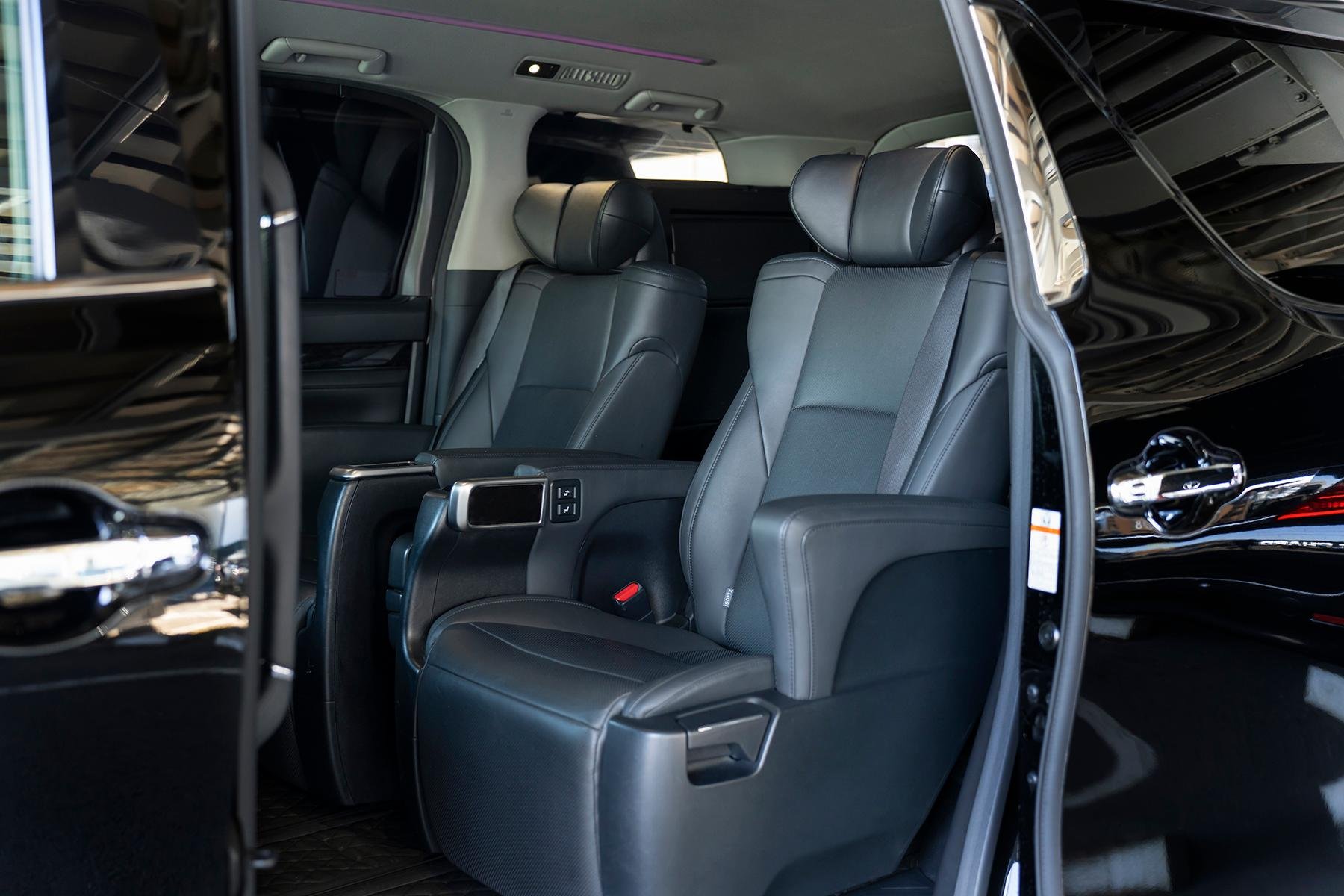 Tokyo 5-Hour Private Airport Transfer & City Tour